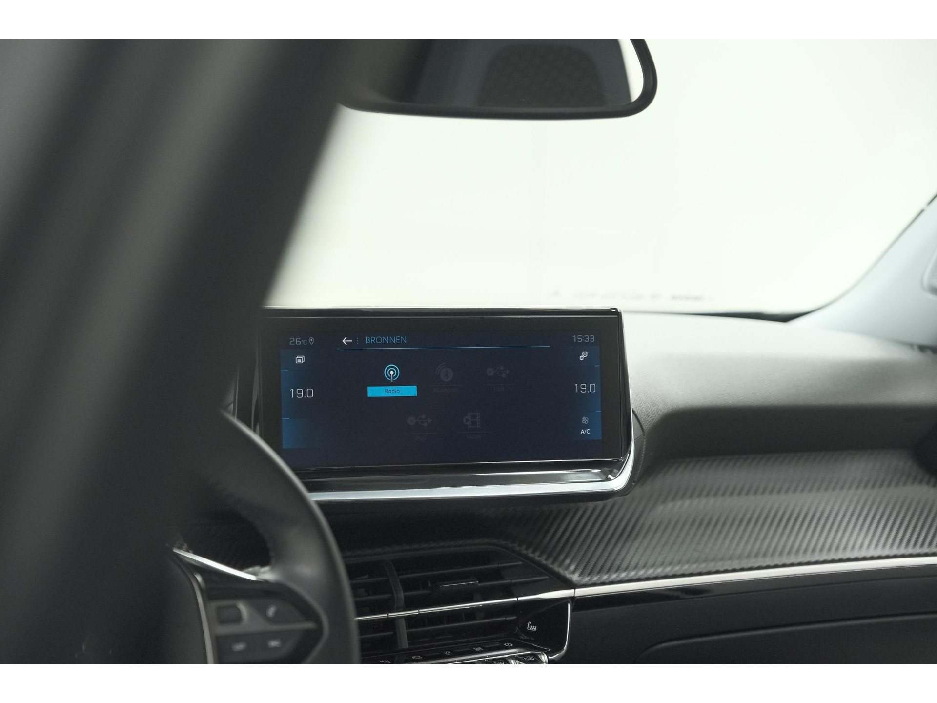 Peugeot 2008 PureTech 130 Allure | Trekhaak | Camera | Navigatie | Parkeersensoren