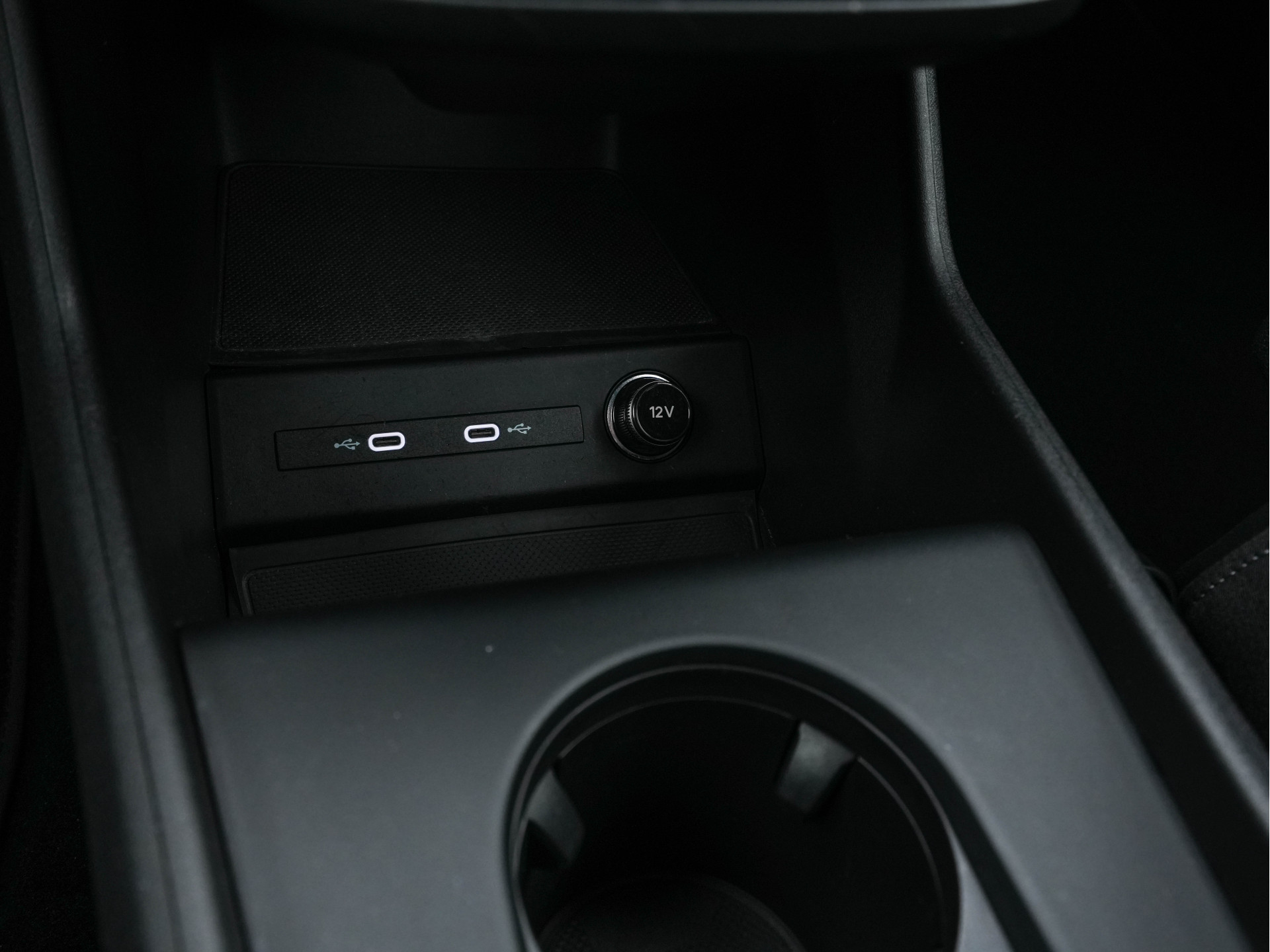 Audi Q4 Sportback e-tron 40 S-Line Edition 77 kWh [ 3-Fase ] {SOH-92%} (INCL-BTW) *HEAT-PUMP | LEATHER-FABRIC | MATRIX-LED | ADAPTIVE-CRUISE | AMBIENT-LIGHT | DIGI-COCKPIT | AUDI-SOUND | DAB+ | KEYLESS | SHIFT-PADDLES | CAMERA | HEATED-SPORTSEATS | 20''AL