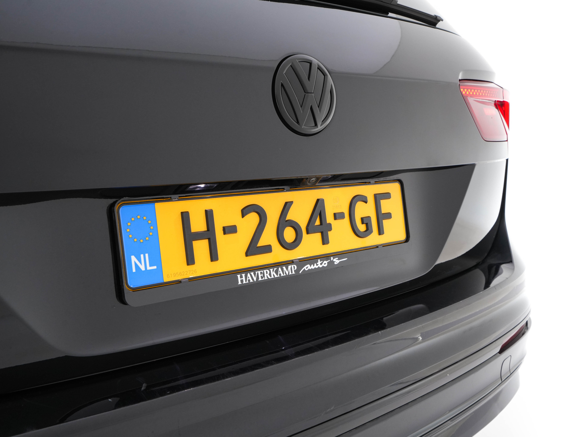 Volkswagen Tiguan Allspace 1.5 TSI R-Line Highline Business [ 7-Pers. ] Aut. *PANO | ARTVELOURS | FULL-LED | DIGI-COCKPIT | KEYLESS | ADAPTIVE-CRUISE | CAMERA | SHIFTPADDLES | CARPLAY | DAB+ | HEATED-COMFORTSEATS | NAVI-FULLMAP | PRIVACYGLASS | 19''ALU*