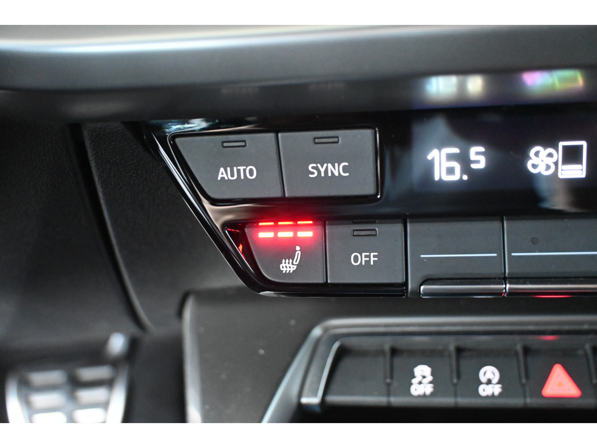 Audi A3 Limousine 30 TFSI S Edition Virtual Cockpit Adaptieve Cruise Led Clima Carplay Inruil Mogelijk!
