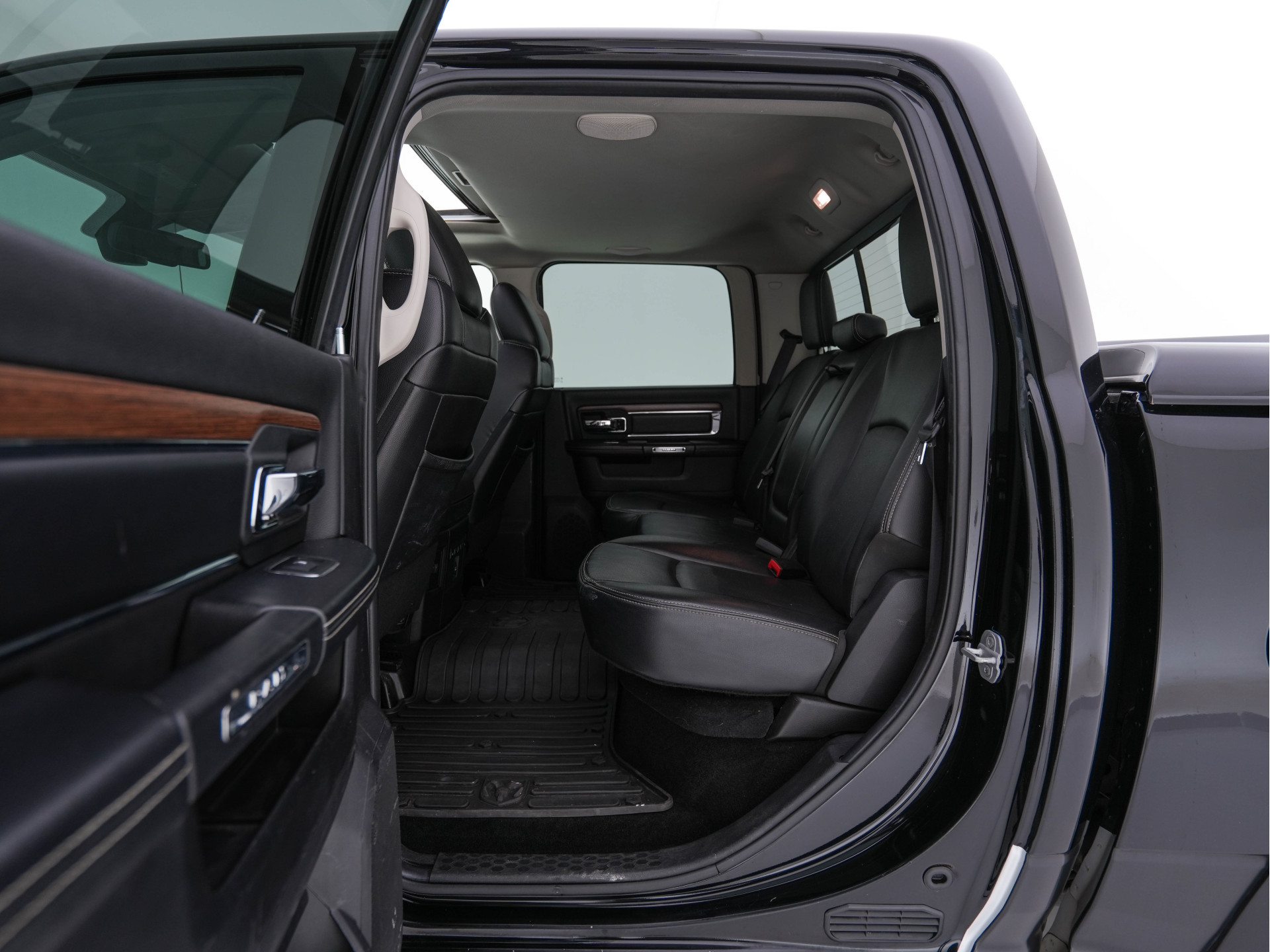 Dodge Ram 1500 HEMI 5.7 V8 4x4 Quad Cab 6'4 [ 5-Pers. ] Aut. *PANO | LEATHER | XENON | ALPINE-AUDIO | DAB+ | NAVI-FULLMAP | KEYLESS | CAMERA | HEATED-COMFORTSEATS | ECC | PDC | CRUISE | TOWBAR | 20''ALU*