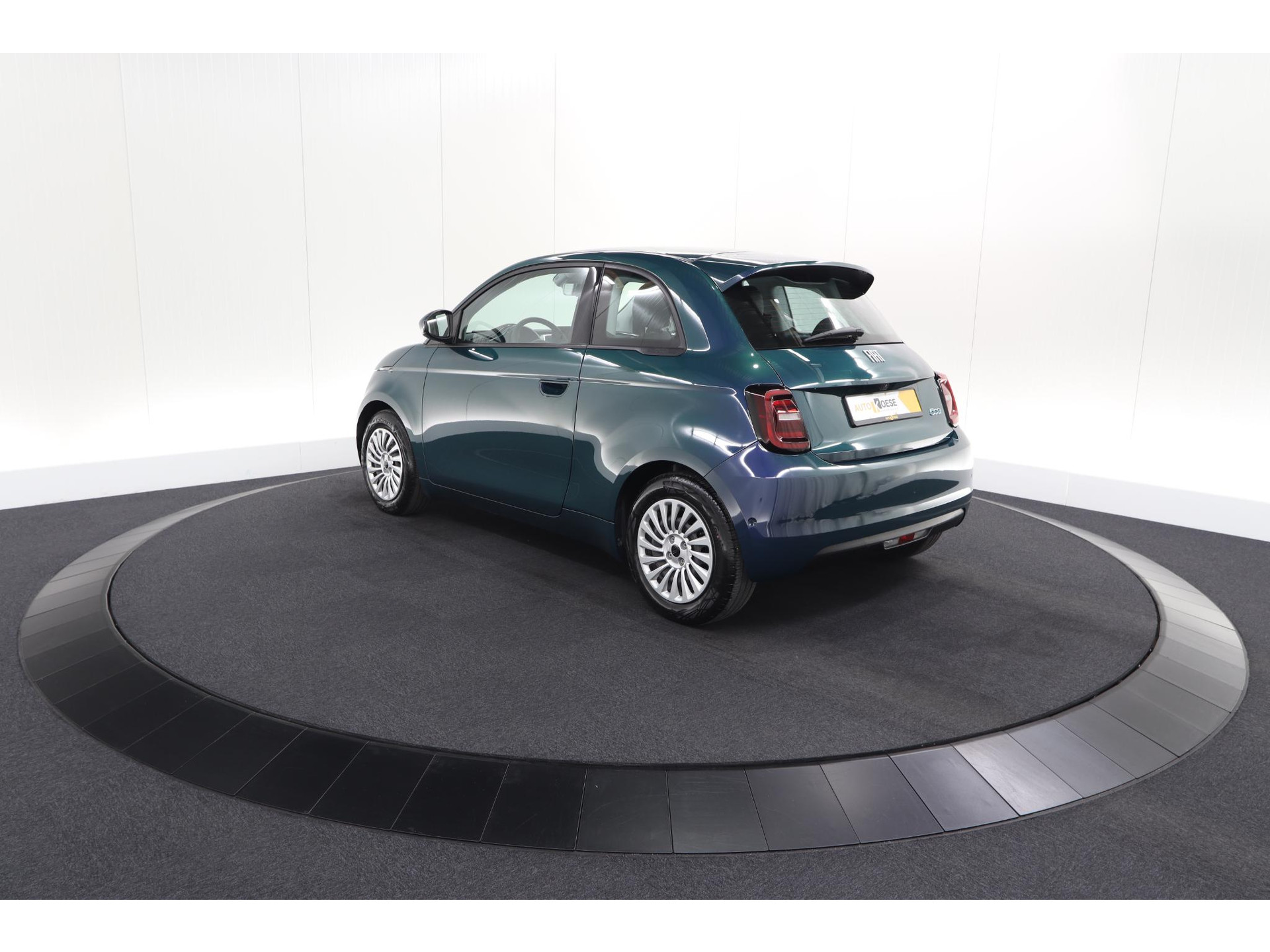 Fiat 500 Urban 42 kWh | 96,9% SOH | 3 Fase Laadfunctie | Camera | Apple Carplay | Parkeersensoren