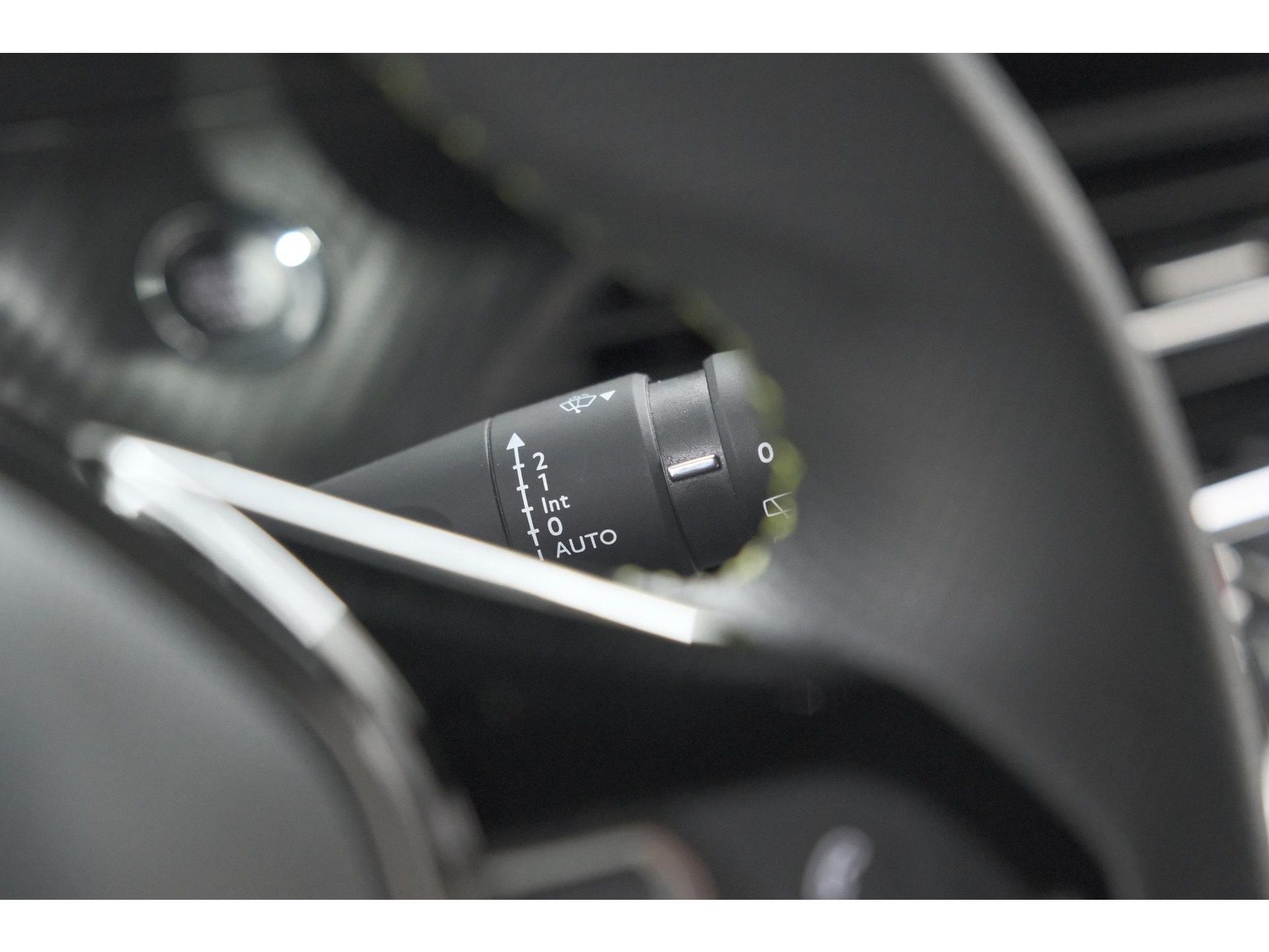Peugeot 2008 PureTech 130 GT Pack | Leer-pakket | Camera | Dodehoekdetectie | Apple Carplay | Stoelverwarming