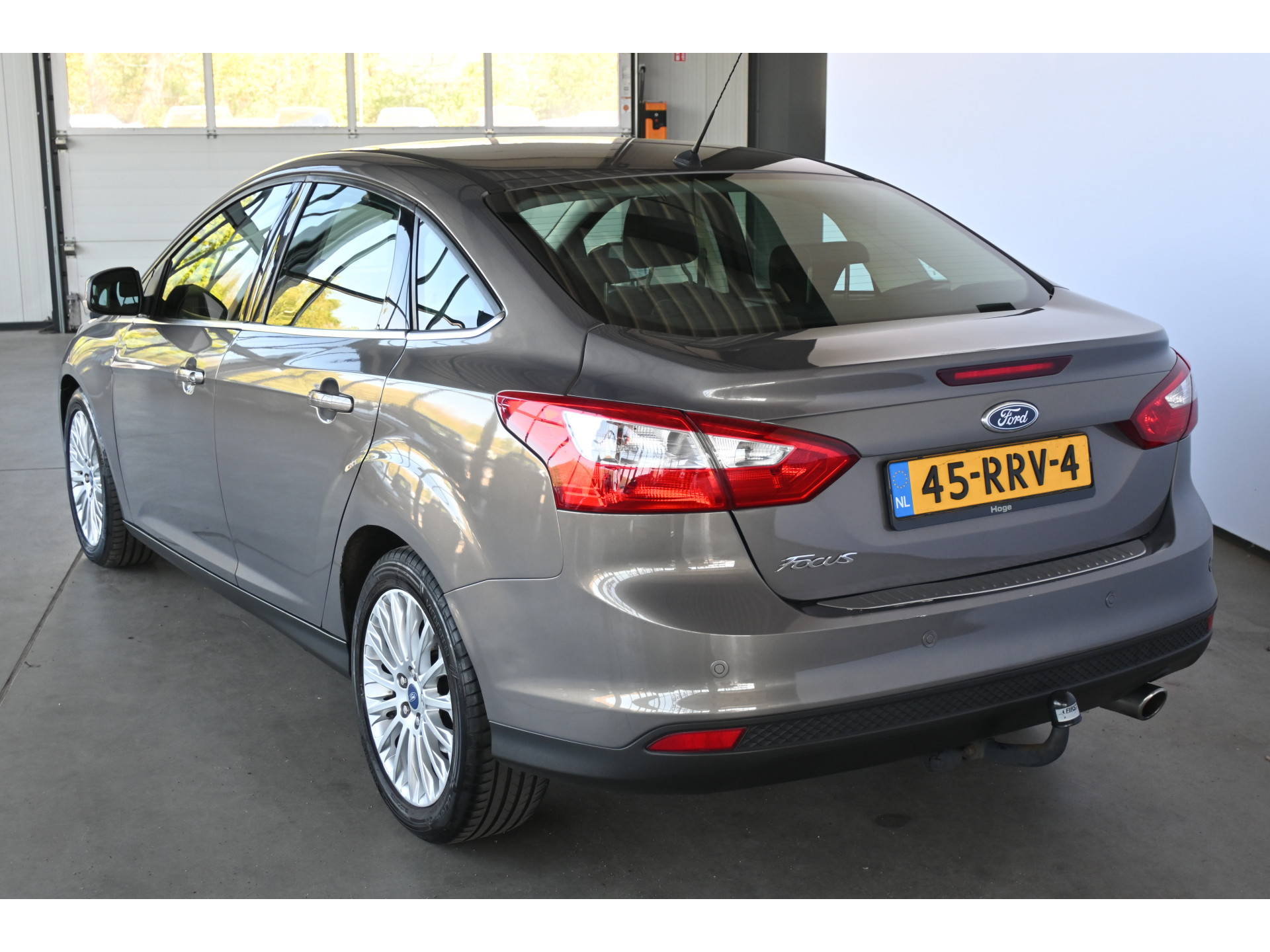 Ford Focus 1.6 EcoBoost Titanium Clima Trekhaak Pdc Cruise control 100% Onderhouden! Inruil Mogelijk!