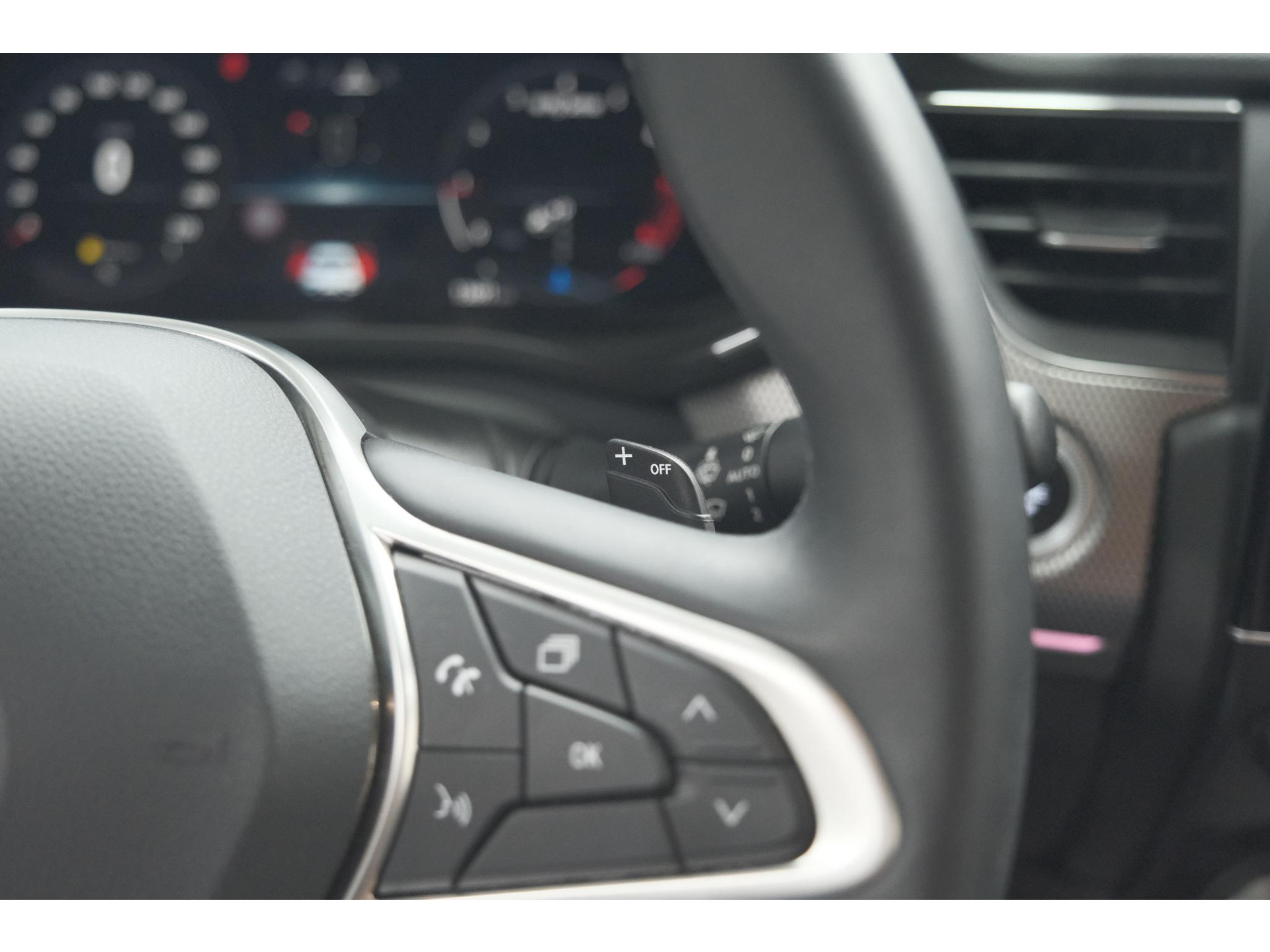 Renault Arkana Mild Hybrid 140 EDC Techno | 360 Camera | Dodehoekdetectie | Adaptieve Cruise Control