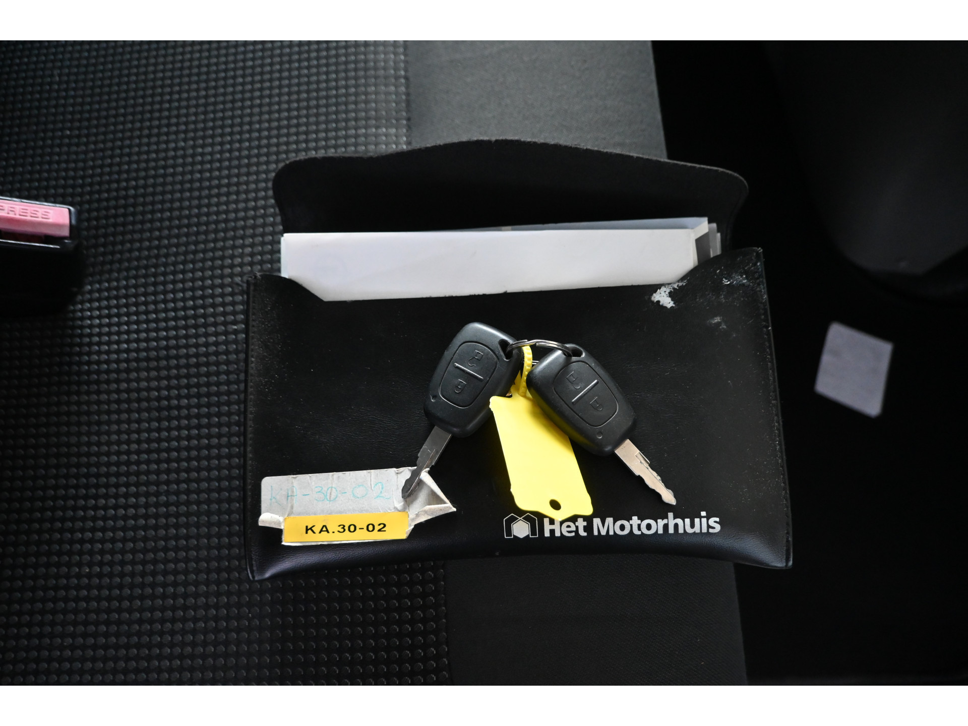 Opel Vivaro Combi 2.5 CDTI L1H1 Automaat 9 Persoons Airco Trekhaak Rijklaarprijs! Inruil Mogelijk!