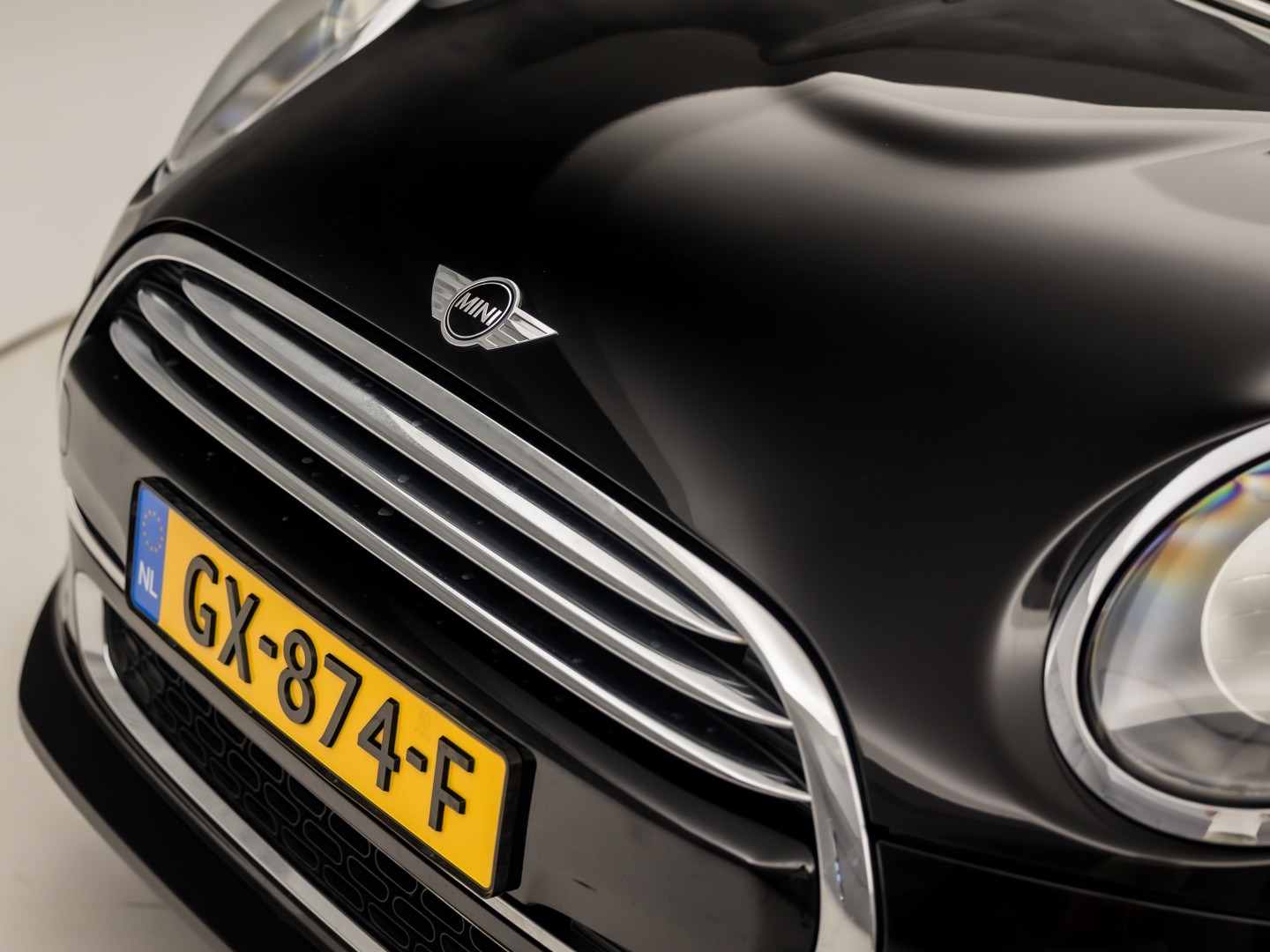 MINI 5-deurs 1.5 Cooper Chili Sport Automaat 136Pk (PANORAMADAK, 1e EIGENAAR, DEALER ONDERHOUDEN, 5 DEURS, NAVIGATIE, LEDER, SPORTSTOELEN, GETINT GLAS, PARKEERSENSOREN, NIEUWSTAAT)