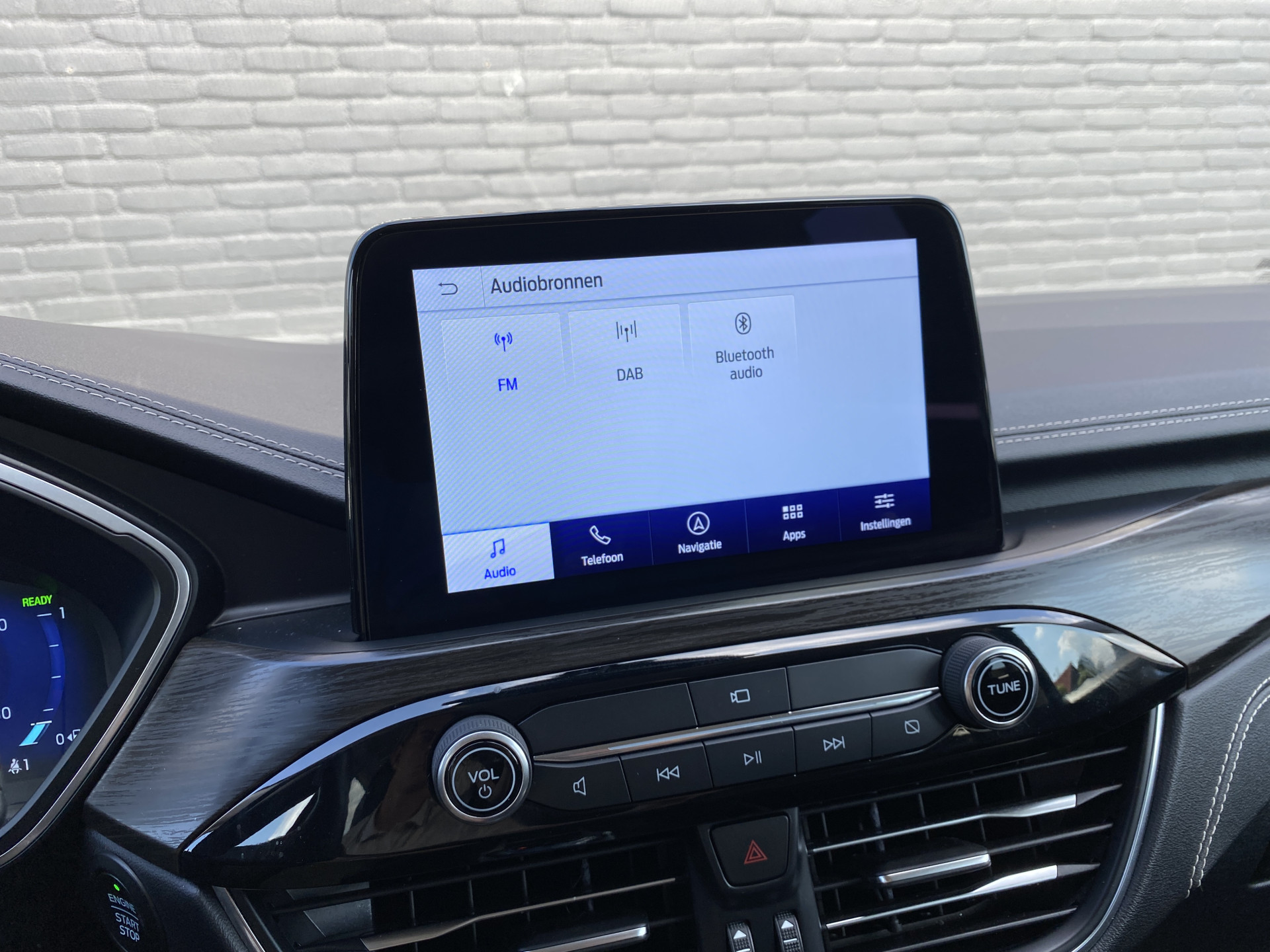 Ford Kuga 2.5 PHEV Vignale 225 pk | dealer onderh. | panoramadak | leder interieur | elektr. v. stoelen | navigatie | B&O audio
