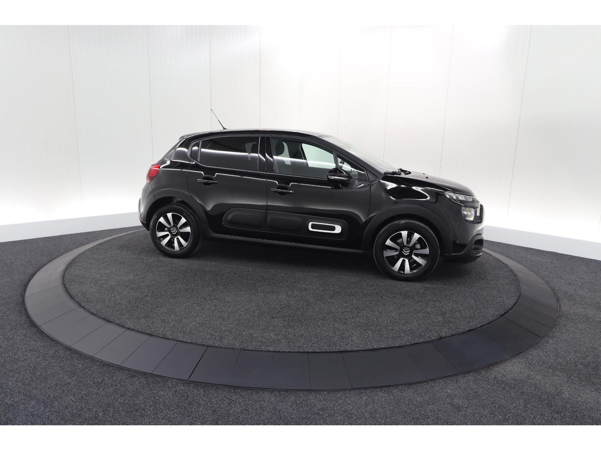 Citroen C3 PureTech 110 EAT6 Max | Apple Carplay | Parkeersensoren | Climate Control | 16 Inch Lichtmetalen Velgen
