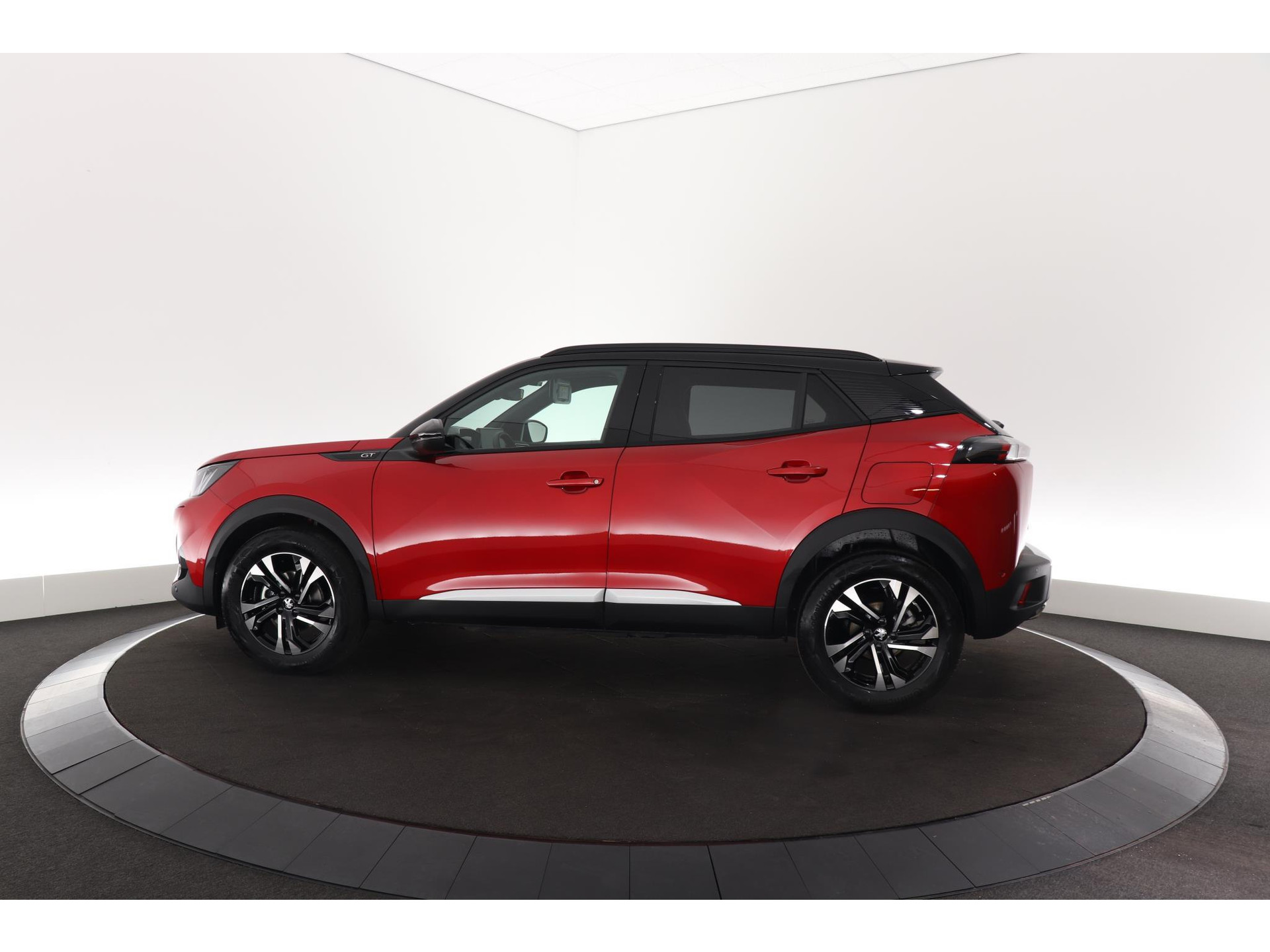 Peugeot 2008 PureTech 130 GT | Camera | Dodehoekdetectie | Navigatie | Parkeersensoren | Stoelverwarming