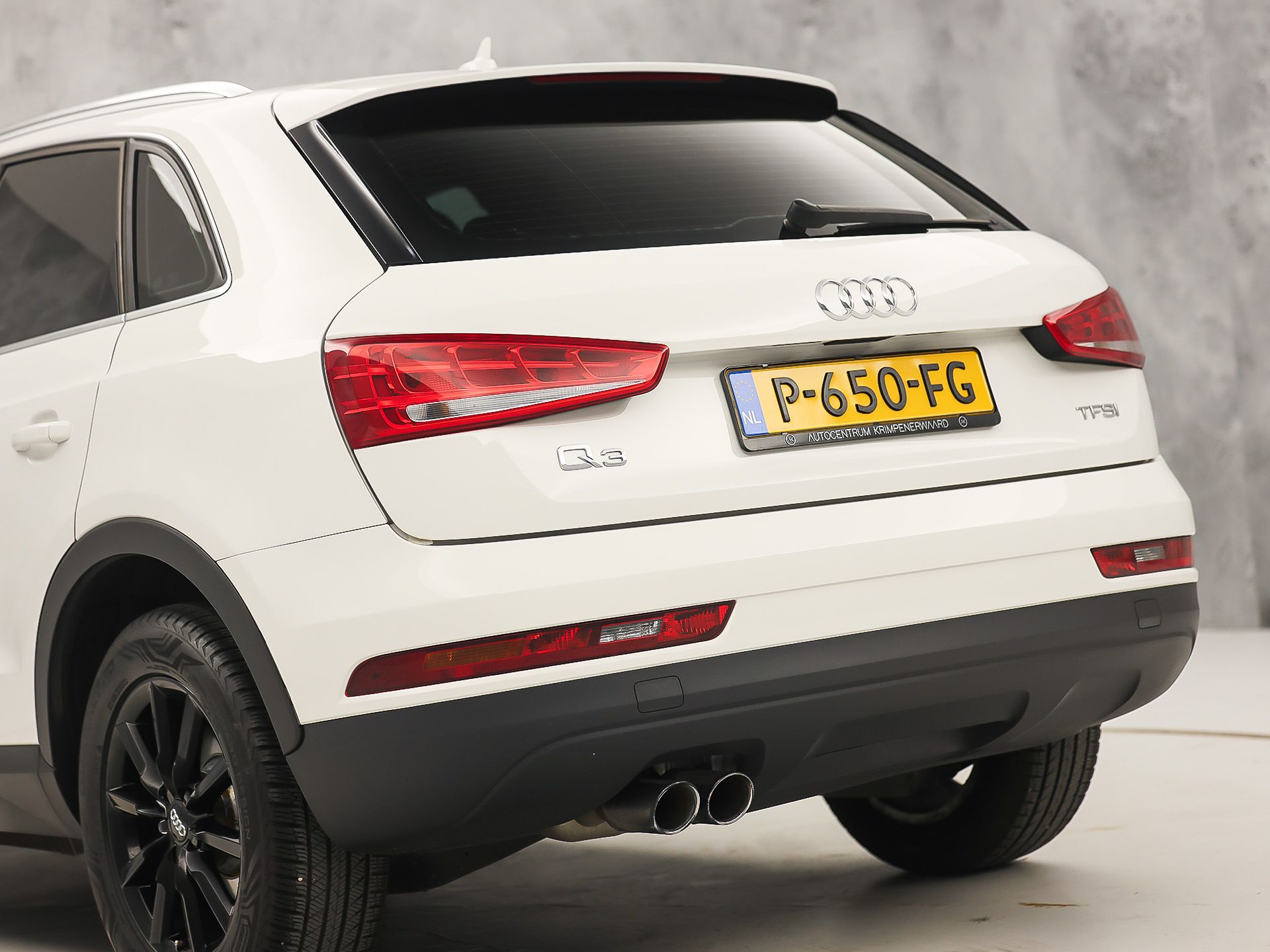 Audi Q3 1.4 TFSI Sport 150Pk Automaat (NAVIGATIE, CLIMATE, STOELVERWARMING, GETINT GLAS, SPORTSTOELEN, BLUETOOTH, NIEUWE APK, NIEUWSTAAT)