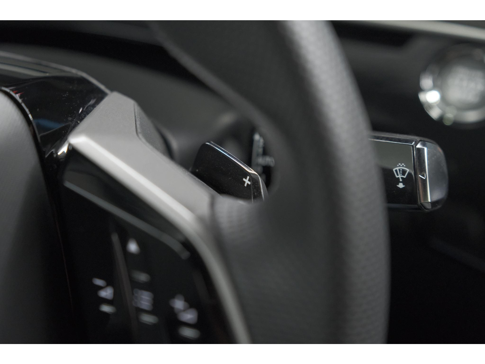 Peugeot 3008 1.2 Hybrid 145 GT | 360 Vision Pack | Adaptieve Cruise Control | Stoelen Pakket Inclusief Verwarmde Achterbank