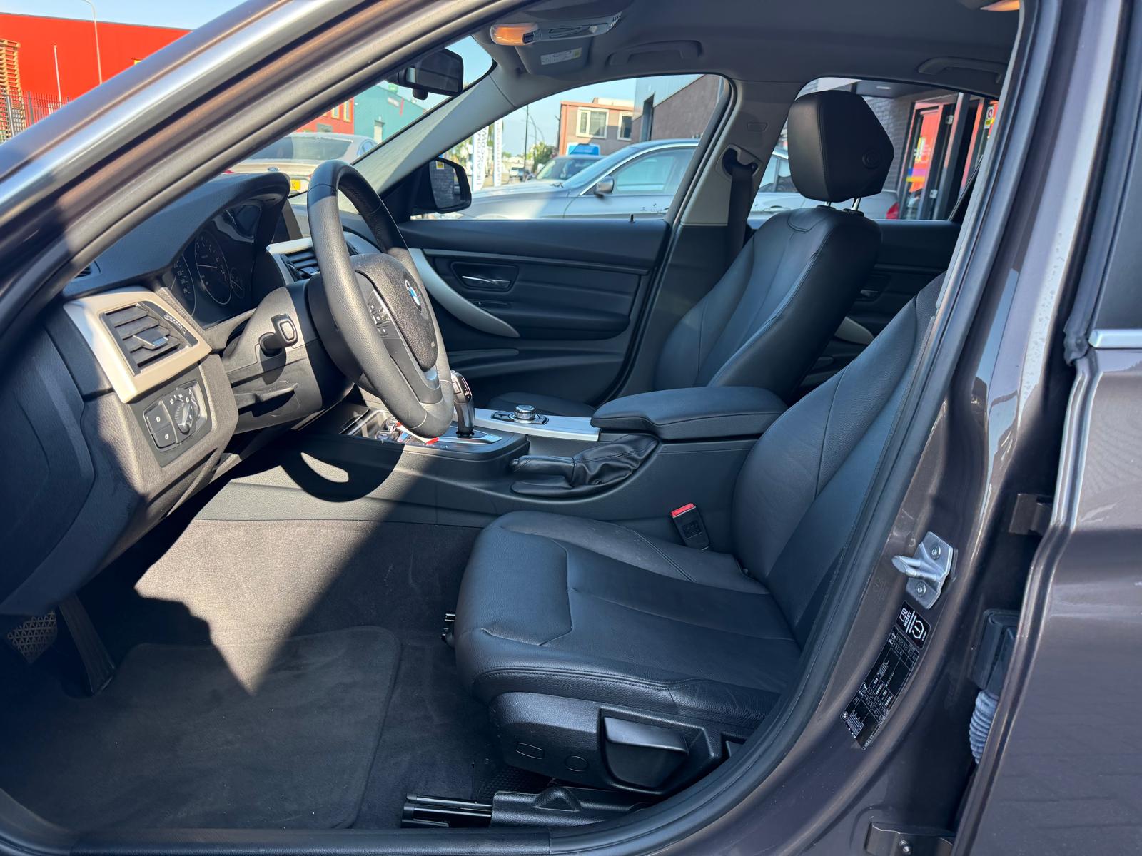 BMW 3-serie 316i Executive | 3/6/12MND GARANTIE | AUTOMAAT | CRUISE | NAVI | ELECRAMEN | CLIMA | LED |