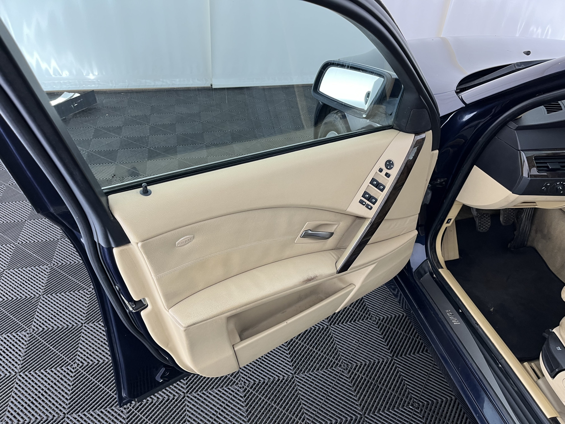 BMW 5-serie Touring 525d *PANO | LEATHER | NAVI-FULLMAP | HIFI-SOUND | ECC | HEATED-SPORTSEATS | PDC | CRUISE | TOWBAR | 16''ALU *