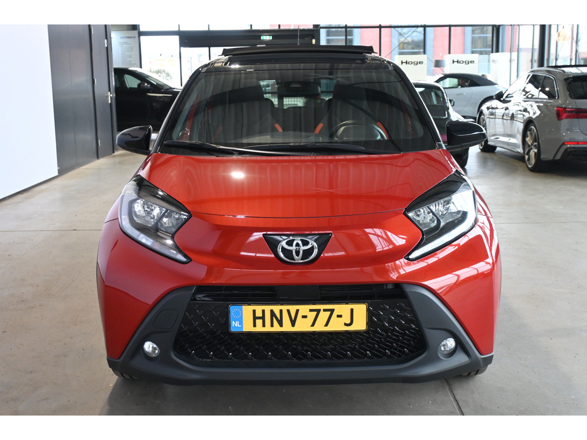 Toyota Aygo X 1.0 VVT-i MT Play Clima Carplay Panoramadak Camera LED Rijklaarprijs Inruil Mogelijk!