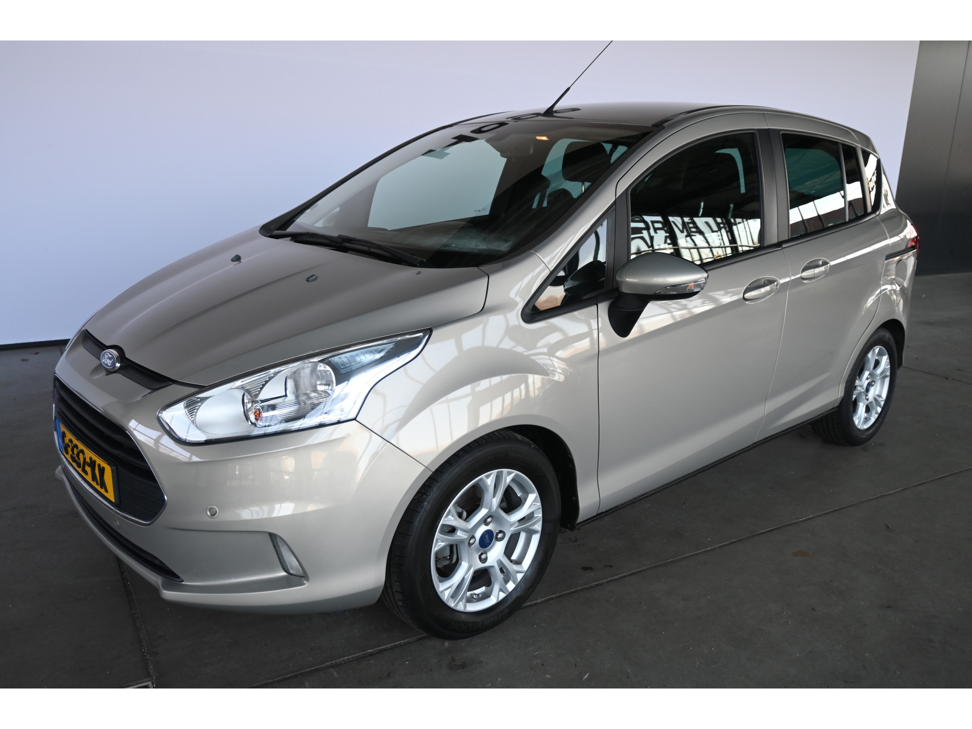Ford B-Max 1.6 TI-VCT Titanium Automaat Airco Trekhaak Dealer Onderhouden! Inruil Mogelijk!