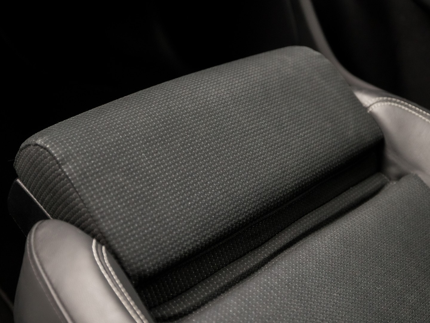 Audi Q3 1.4 TFSI S-Line Sport 150Pk Automaat (2X S-LINE, NAVIGATIE, LEDER, STOELVERWARMING, SPORTSTOELEN, GETINT GLAS, TREKHAAK, NIEUWE APK, NIEUWSTAAT)