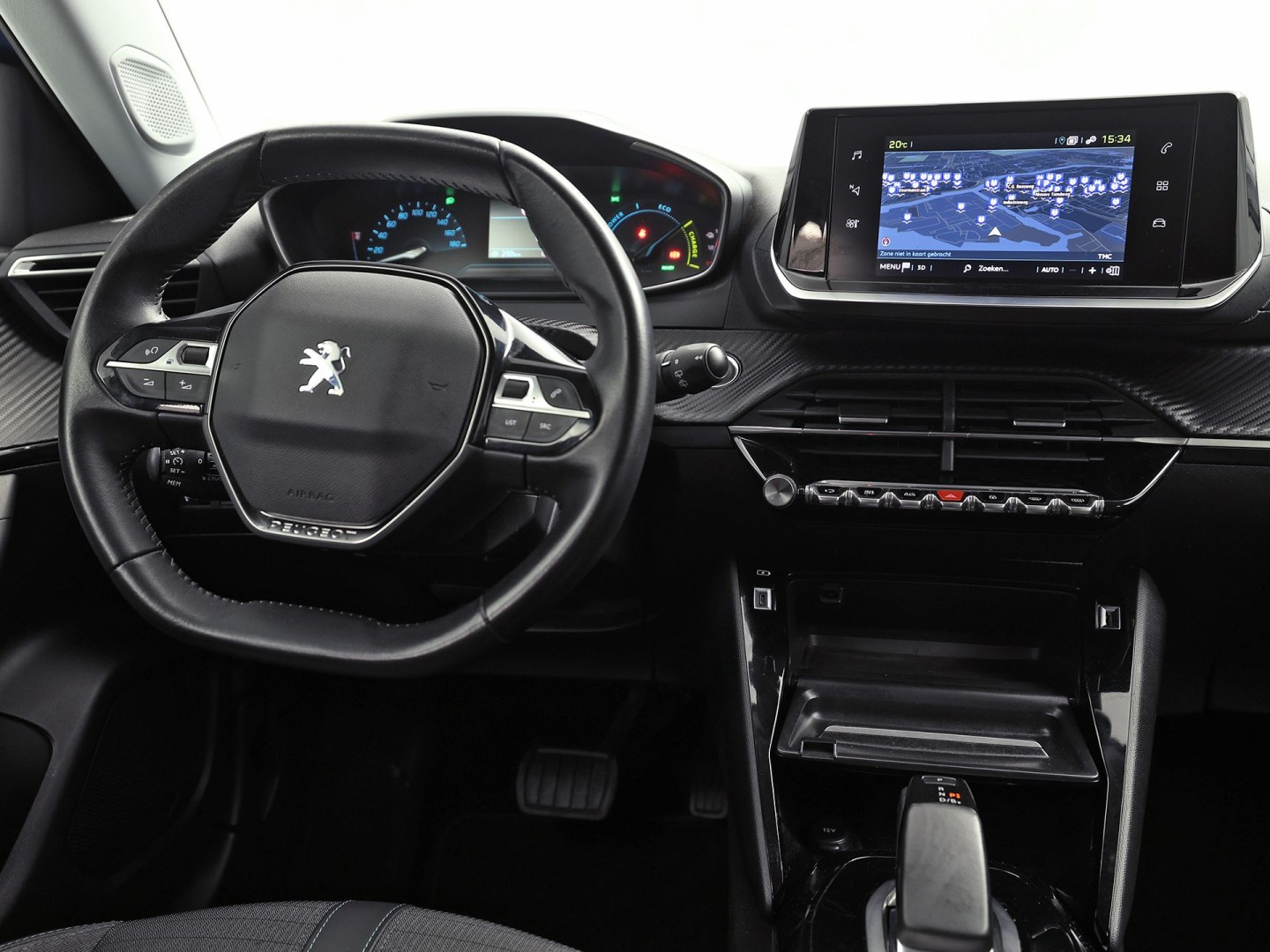 Peugeot e-2008 EV Blue Sport Allure 50 kWh Automaat (SOH 91,2%, APPLE CARPLAY, GROOT NAVI, 360 CAMERA, SPORTSTOELEN, GETINT GLAS, KEYLESS, NIEUWSTAAT)