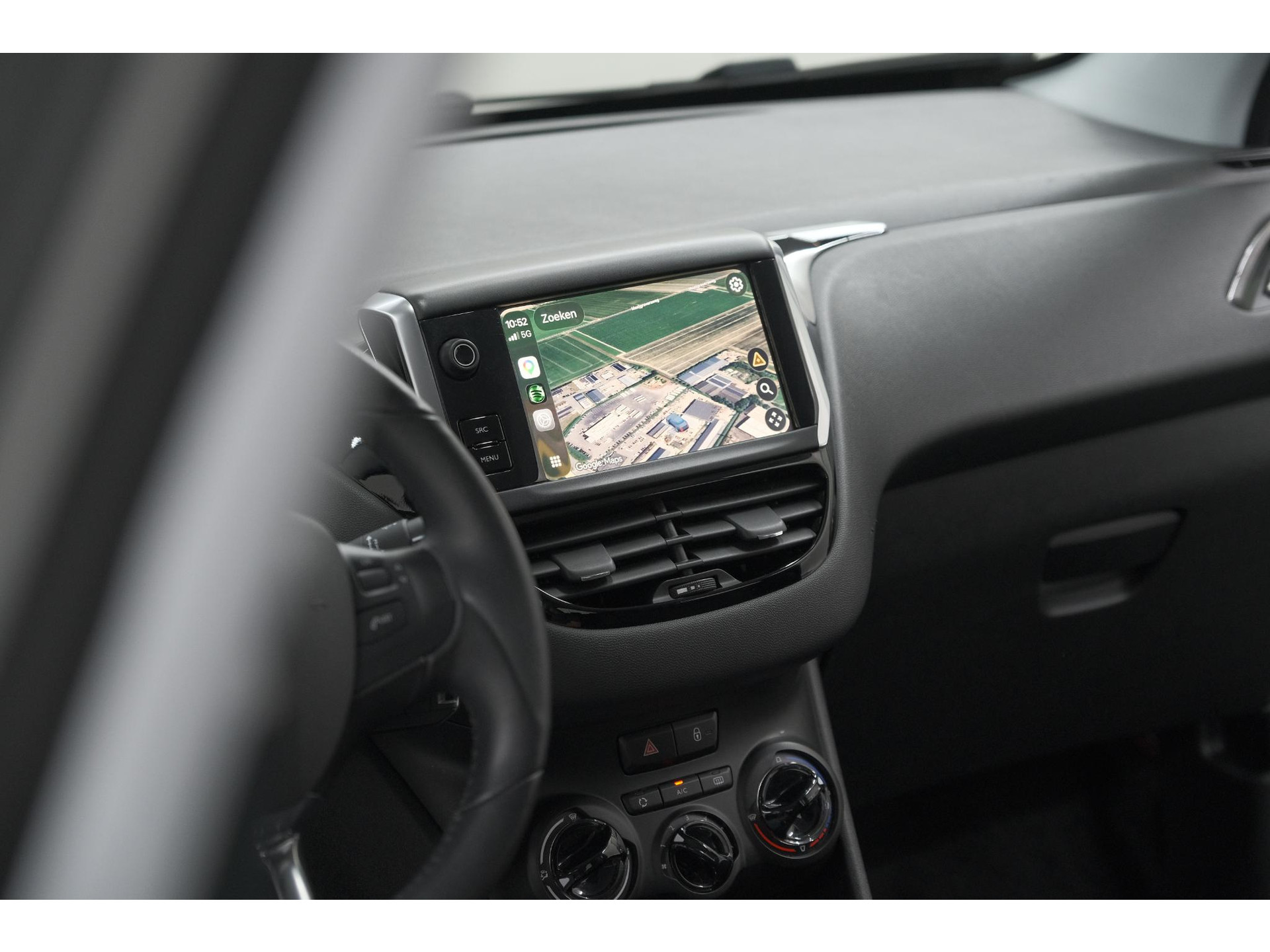 Peugeot 208 PureTech 82 Signature | Parkeersensoren | Apple Carplay | Pack Connect | Armsteun