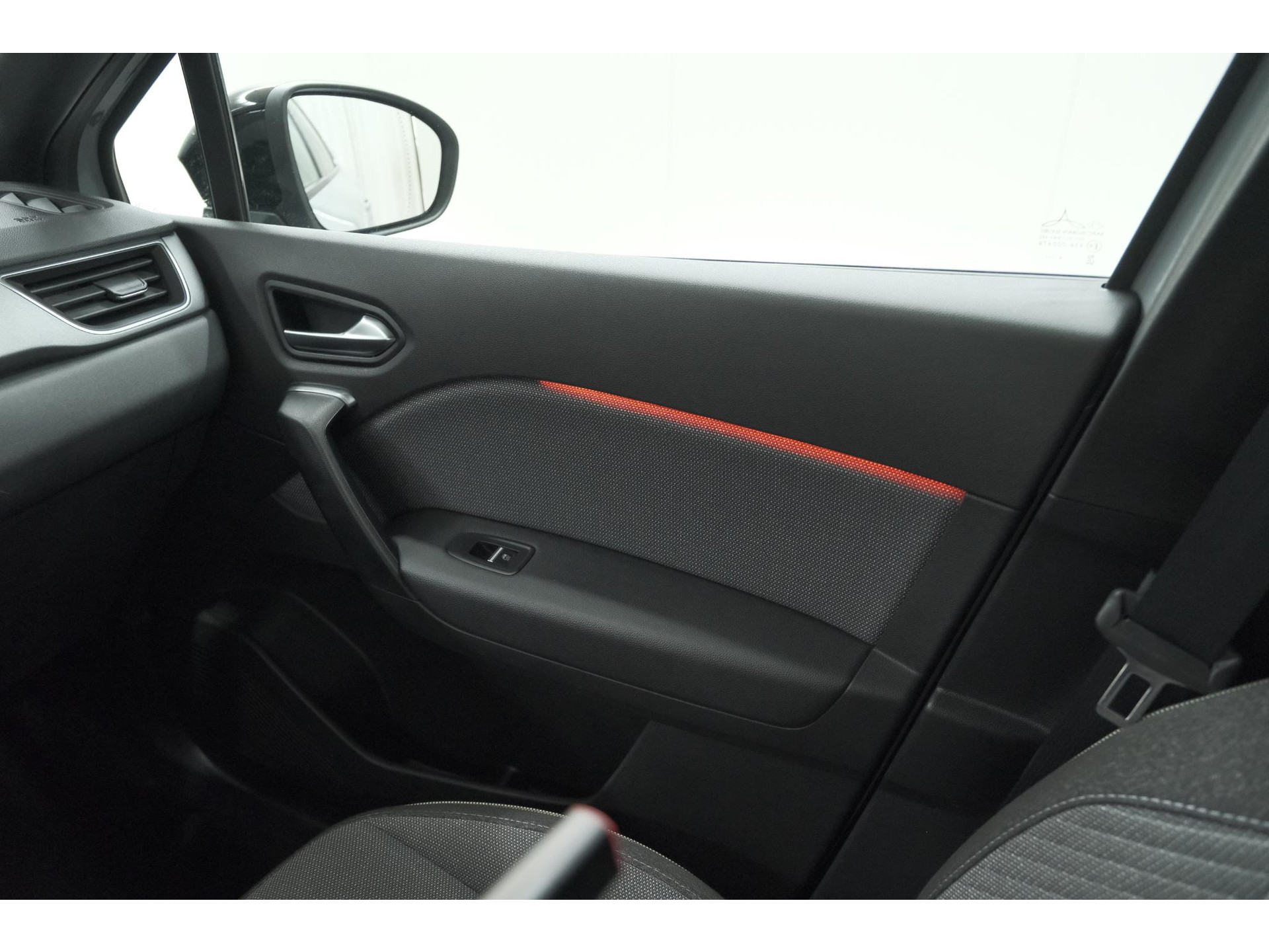 Renault Captur TCe 90 Techno | Nieuw Model | Camera | Navigatie | Apple Carplay | Pack Full Screen | 18 Inch Lichtmetalen Velgen