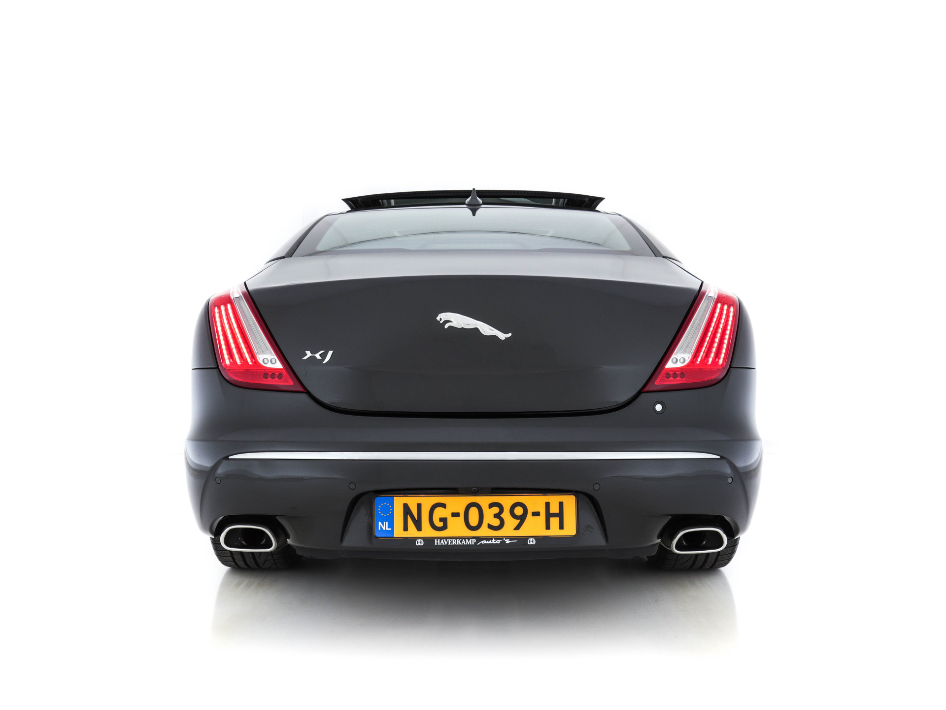 Jaguar XJ 3.0 V6D Portfolio Long (INCL-BTW) Aut. *PANO | LEATHER  | BI-XENON | MERIDIAN-AUDIO | MEMORY-PACK | KEYLESS | CAMERA | ECC | HEATED-COMFORTSEATS | PDC | NAVI-FULLMAP | SHIFT-PADDLES | CRUISE | 19"ALU*