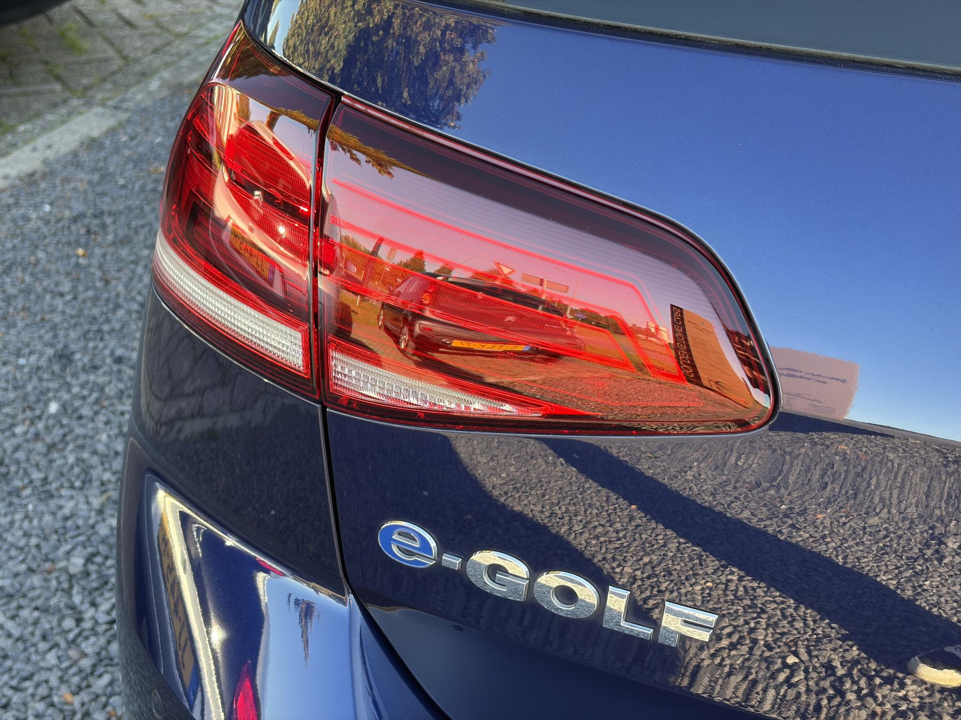 Volkswagen e-Golf e-Golf ✓SOH 88.57%✓Carplay✓Navi✓Leder✓Clima✓Cruise✓Pdc V+A✓LED✓16'' Lm velgen✓N.A.P✓Apk tot 02-2027