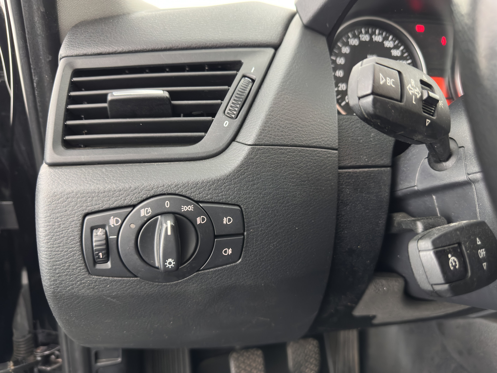 BMW X1 sDrive18i X-Line Executive *NAVI-FULLMAP | COMFORT-SEATS | ECC | PDC | CRUISE | TOWBAR | 18''ALU*