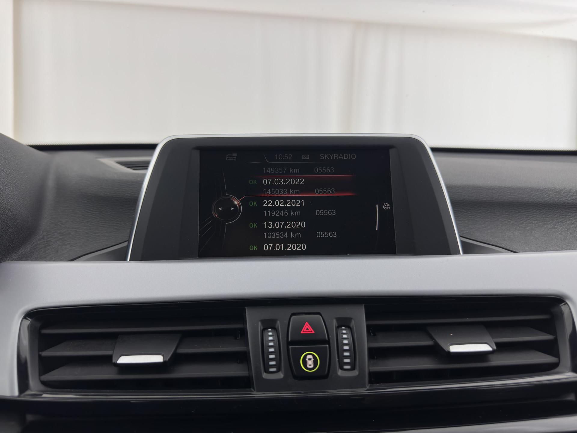 BMW X1 sDrive20i Executive (INCL-BTW) Aut. *LED-LIGHTS | NAVI-FULLMAP | COMFORT-SEATS | ECC | PDC | CRUISE | TOWBAR | 17''ALU*