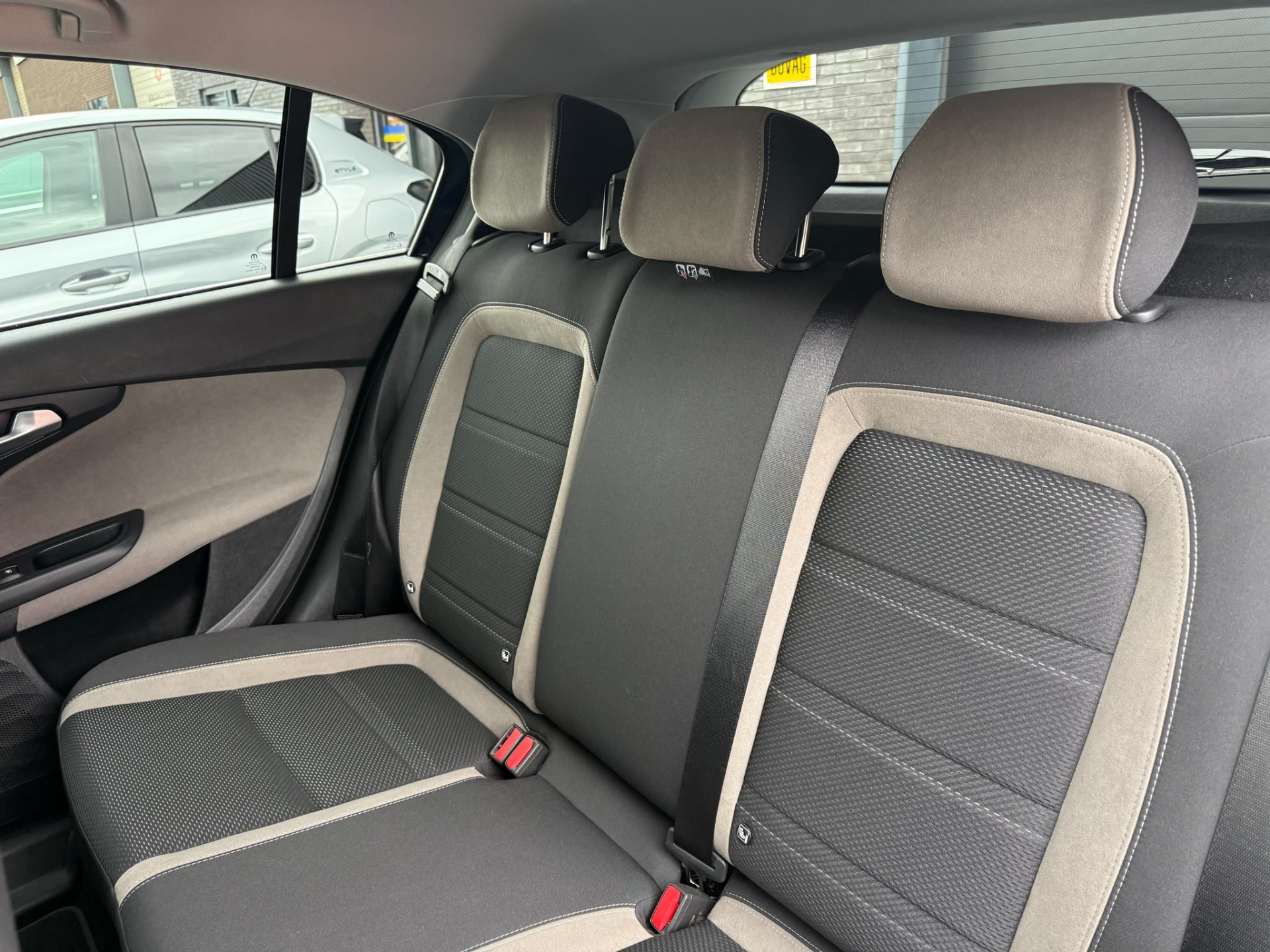 Fiat Tipo 1.4 T-Jet 16v S-Design | 1E EIGENAAR | 3/6/12MND GARANTIE | LED | CRUISE | NAVI | AIRCO | LMV |