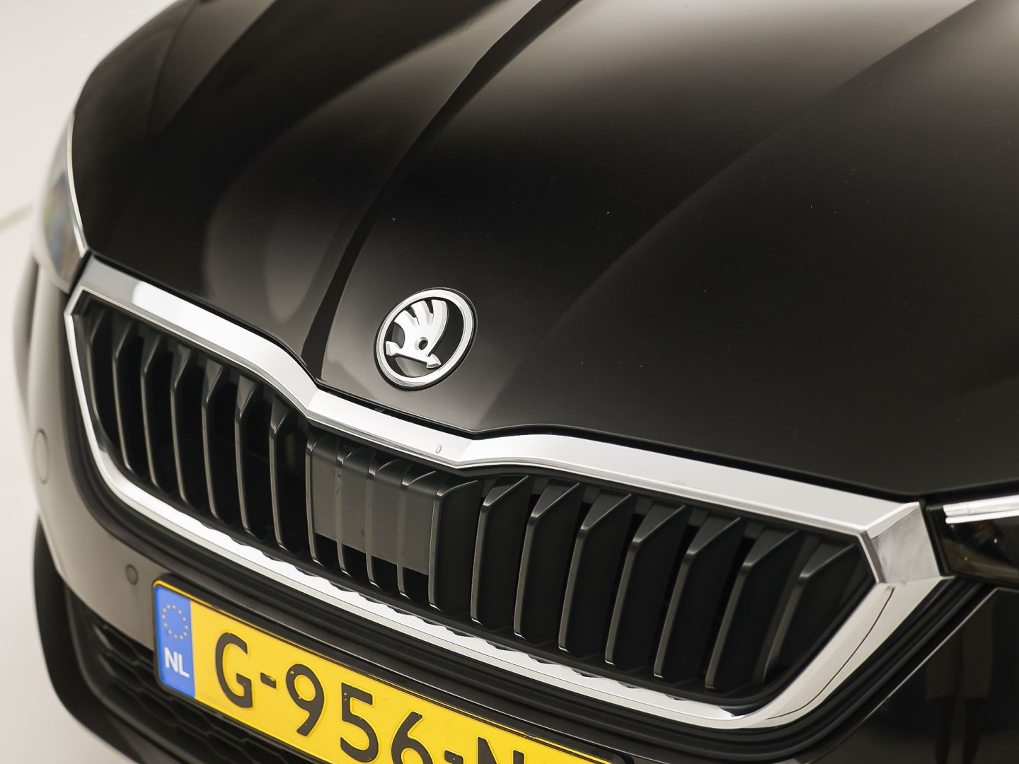 Škoda Scala 1.0 TSI Sport Automaat (GROOT NAVI, VIRTUAL COCKPIT, CLIMATE, APPLE CARPLAY, STOELVERWARMING, NIEUWE APK, NIEUWSTAAT)