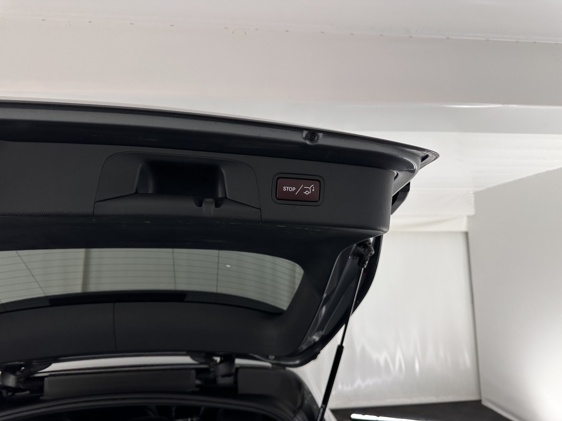 Mercedes-Benz GLC-klasse 350e 4MATIC AMG Aut. *PANO | FULL-LEATHER | FULL-LED | HEATED-SPORTSEATS | CAMERA | NAVI-FULLMAP | PRIVACY-GLASS | SHIFT-PADDLES | ECC | PDC | CRUISE | 19''ALU*