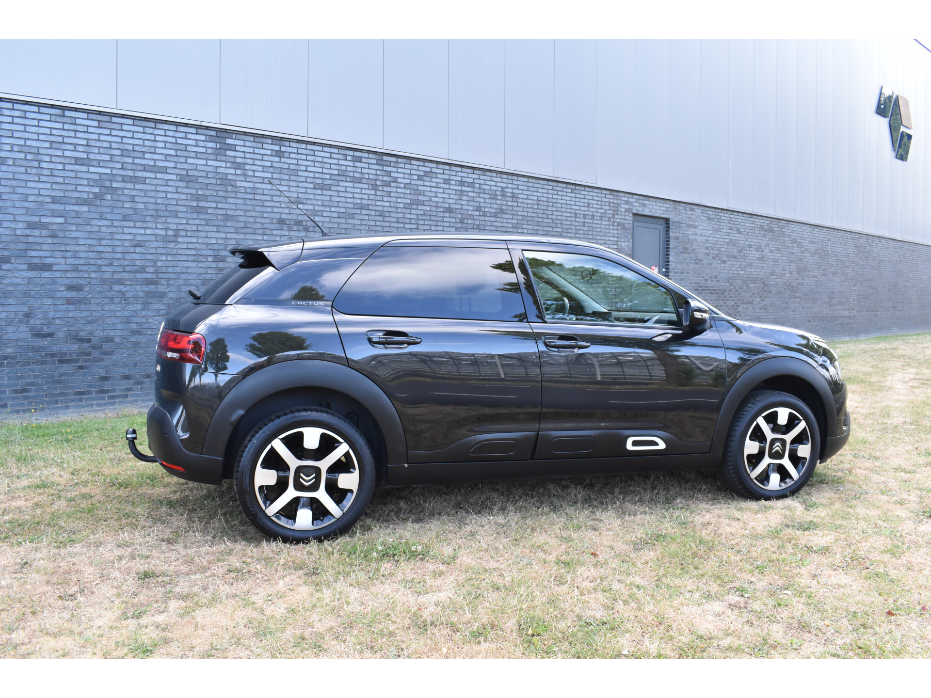 Citroën C4 Cactus 1.2 PureTech Feel Trekhaak Navi Stoelverwarming