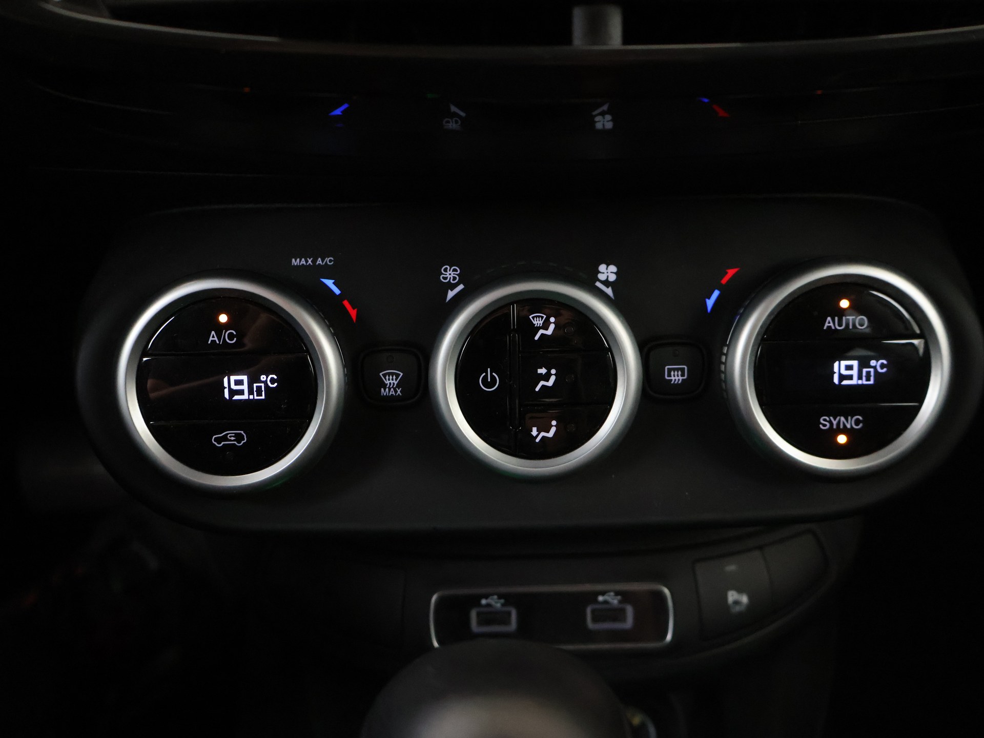 Fiat 500 X 1.5 Hybrid Sport | CAMERA | NAVI | CARPLAY | CLIMAT CONTROL | PARK. SENSOREN V+A | Carselexy