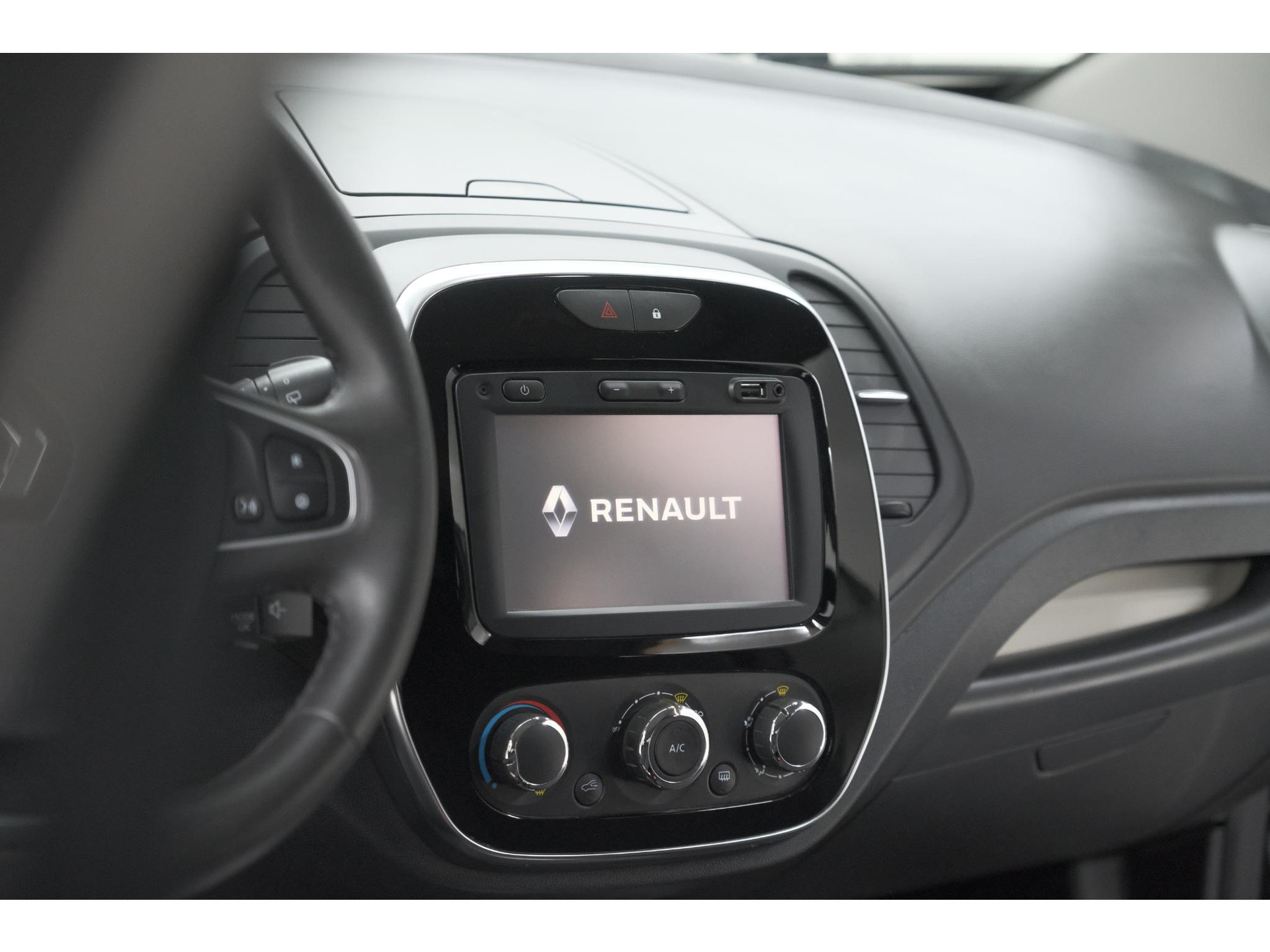 Renault Captur TCe 90 Limited | Trekhaak | Navigatie | Parkeersensoren