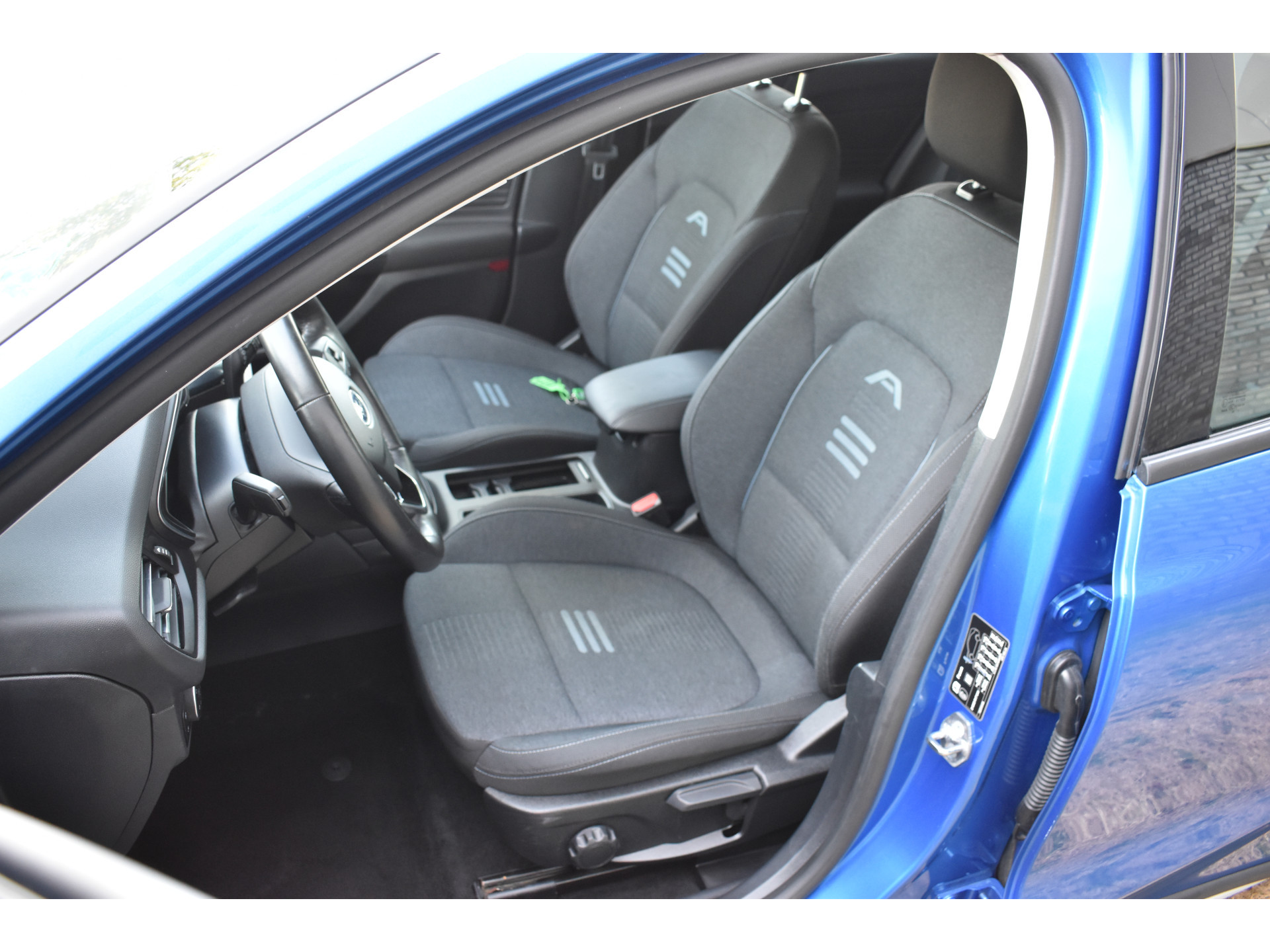 Ford Focus 1.0 92 kW AT Active MHEV Automaat Navigatie Pdc Stoel/stuur verwarming