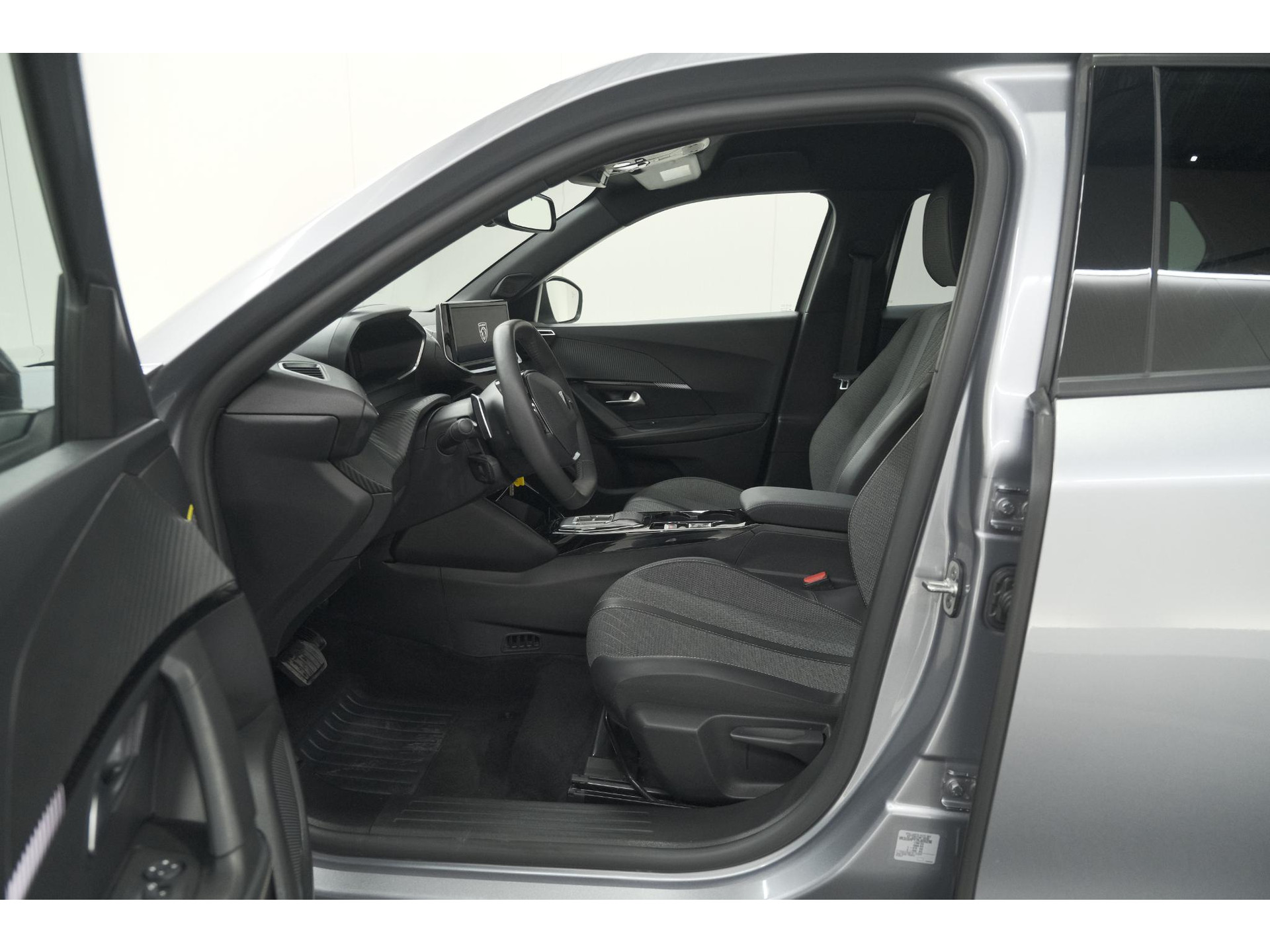 Peugeot 2008 Hybrid 136 e-DCS6 Allure | 360 Camera | Adaptieve Cruise Control | Dodehoekdetectie | Navigatie