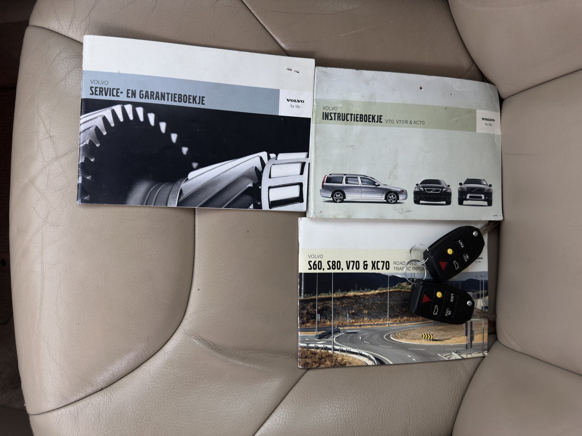 Volvo XC70 2.4D Summum AWD Aut. *LEATHER | ECC | HEATED-COMFORTSEATS | CRUISE | NAVIGATION | TOWBAR | 16''ALU *