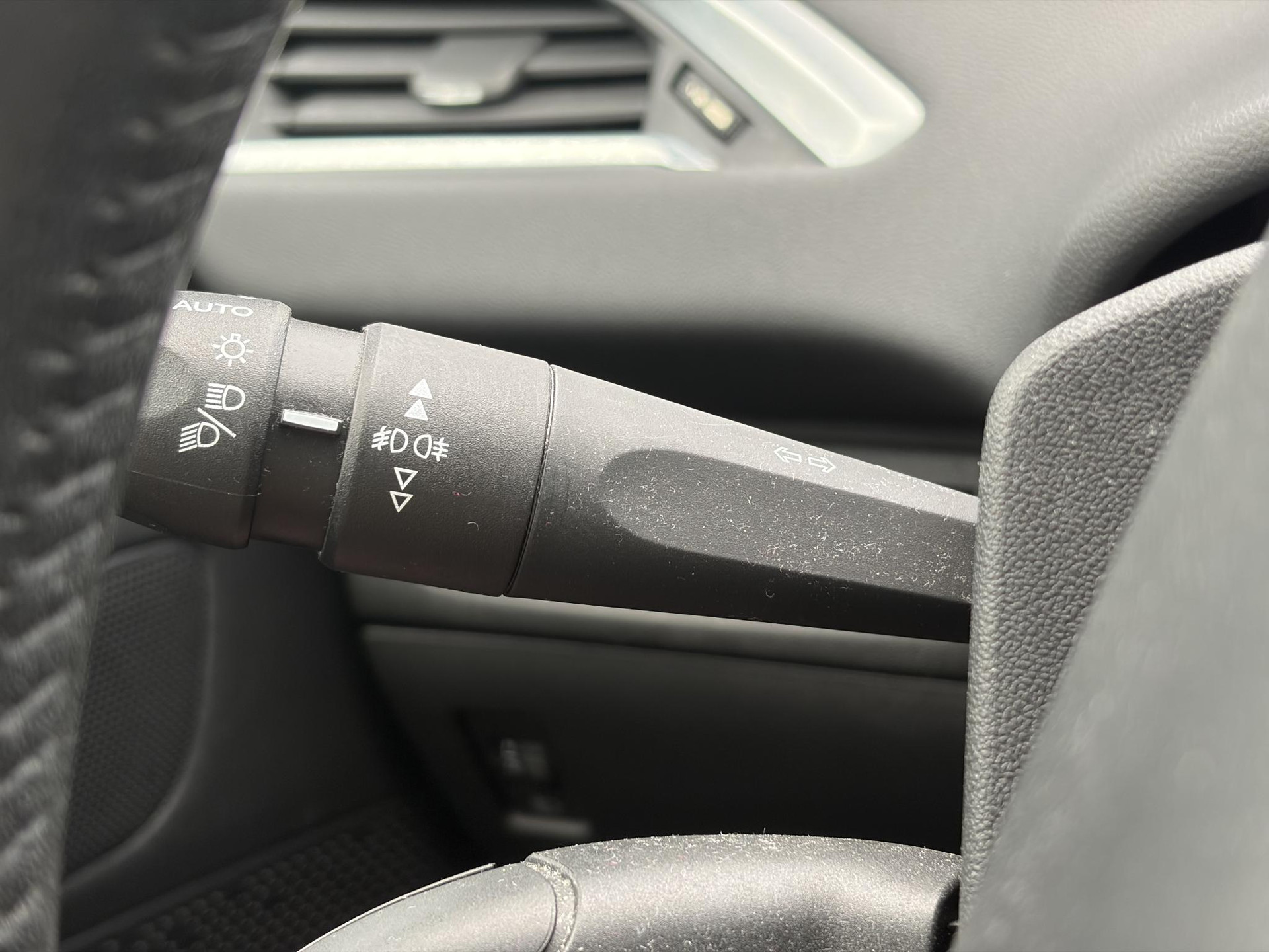 Peugeot 208 1.2 PureTech Style Pack 1e Eigenaar l Navi l Clima l Cruise l 5 Deurs l Lm velgen l Pdc l N.A.P l Apk tot 04-2027