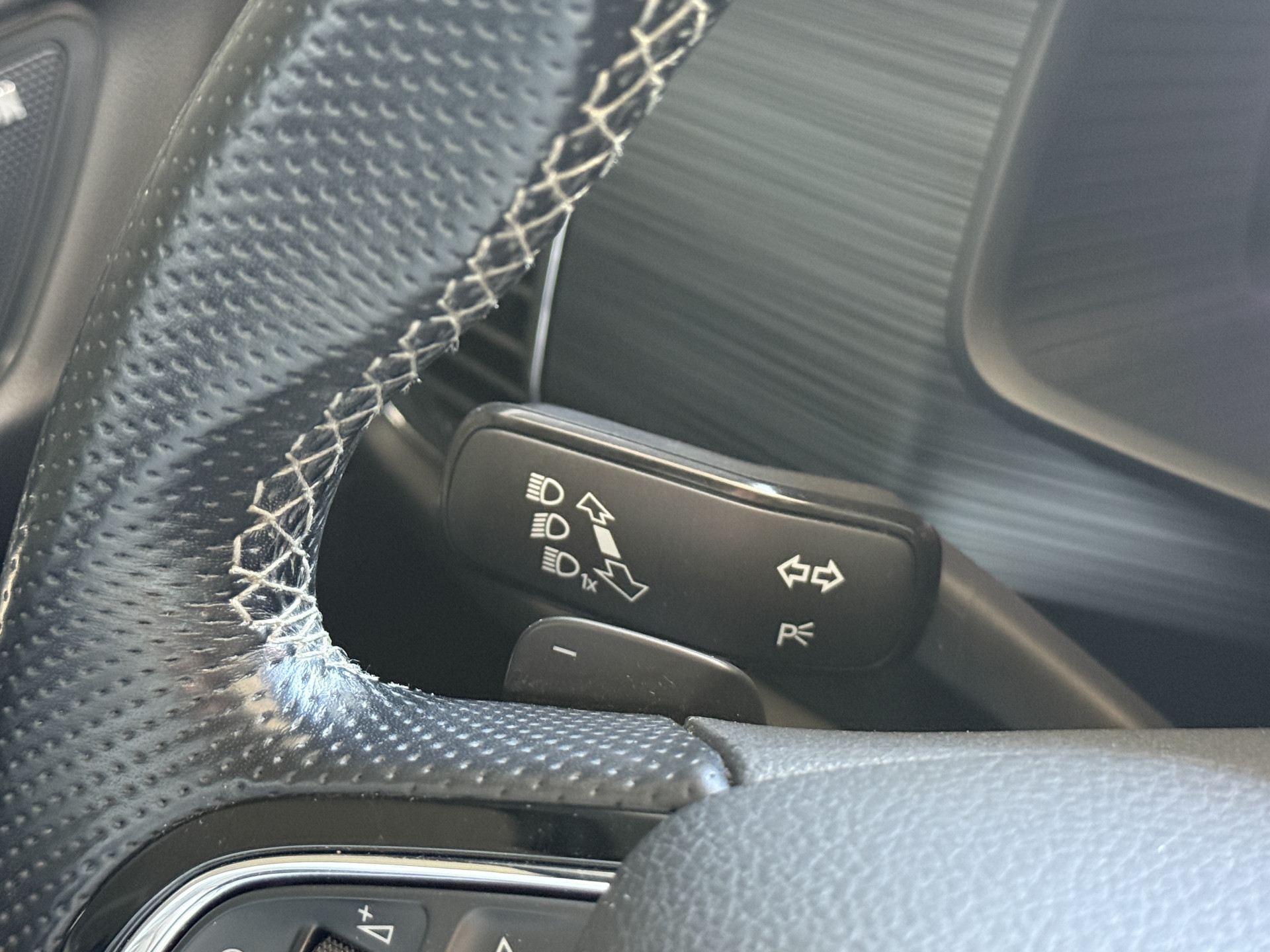 ŠKODA Kodiaq 1.5 TSI Business Edition | Panoramadak | Apple Carplay | Stoelverwarming