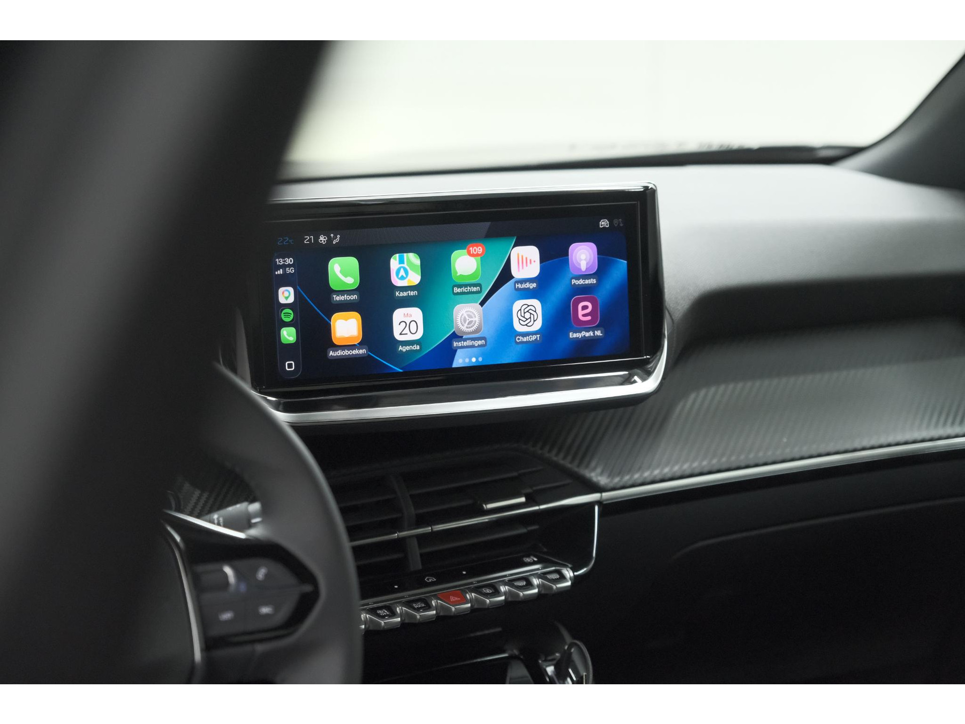 Peugeot e-2008 EV Allure 54 kWh | 11 KW Lader | Warmtepomp | Apple Carplay | Parkeersensoren
