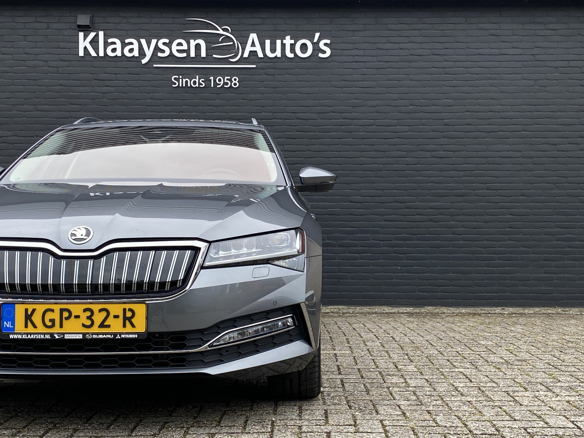 ŠKODA Superb Combi 1.4 TSI iV 218 pk Business Edition Plus AUT. | 1e eigenaar | navigatie | panoramadak | trekhaak | leder interieur