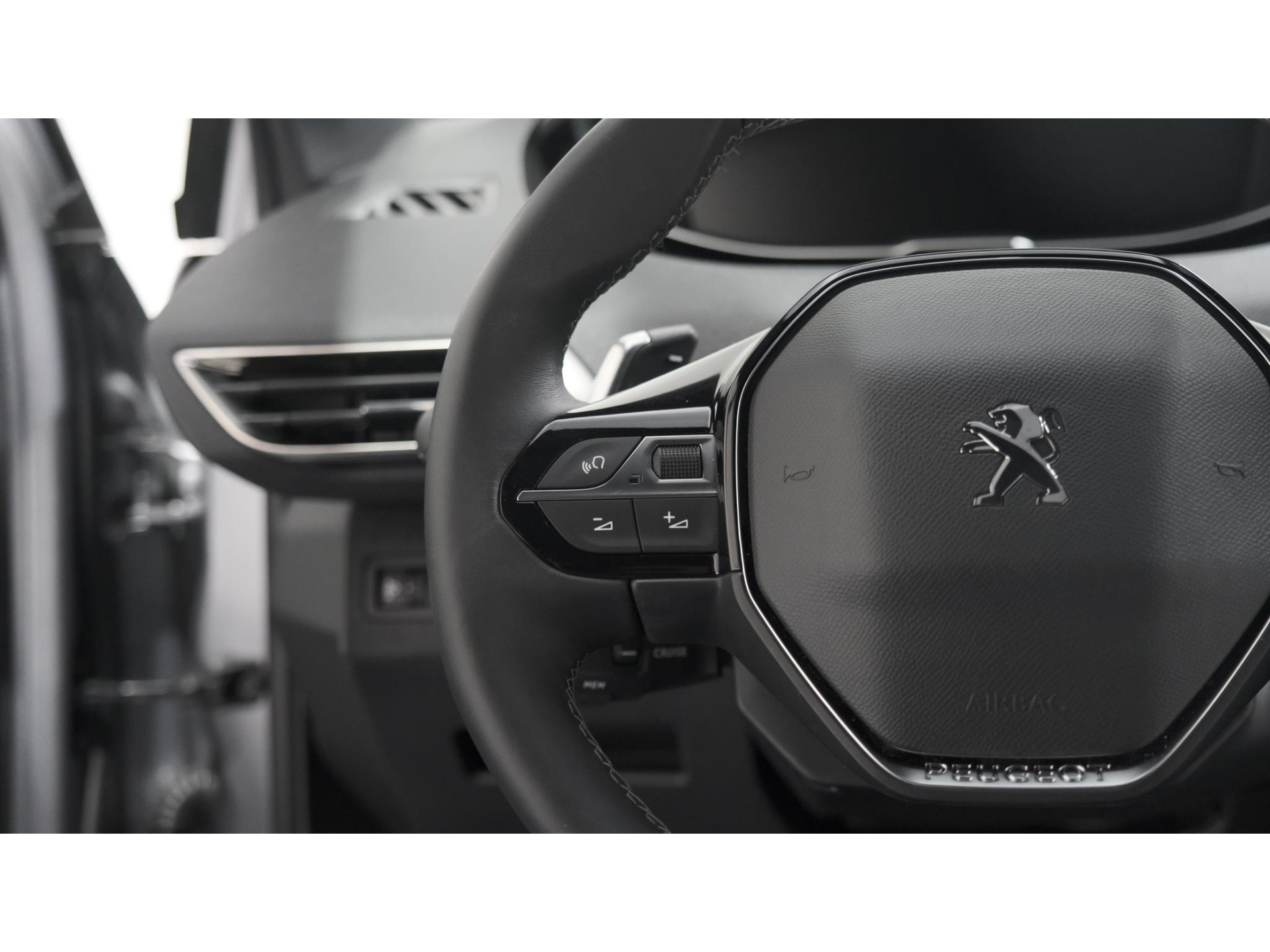 Peugeot 5008 PureTech 130 EAT8 Allure Pack Business | 7 Zitplaatsen | Camera | Dodehoekdetectie | Navigatie | Elektronische Achterklep
