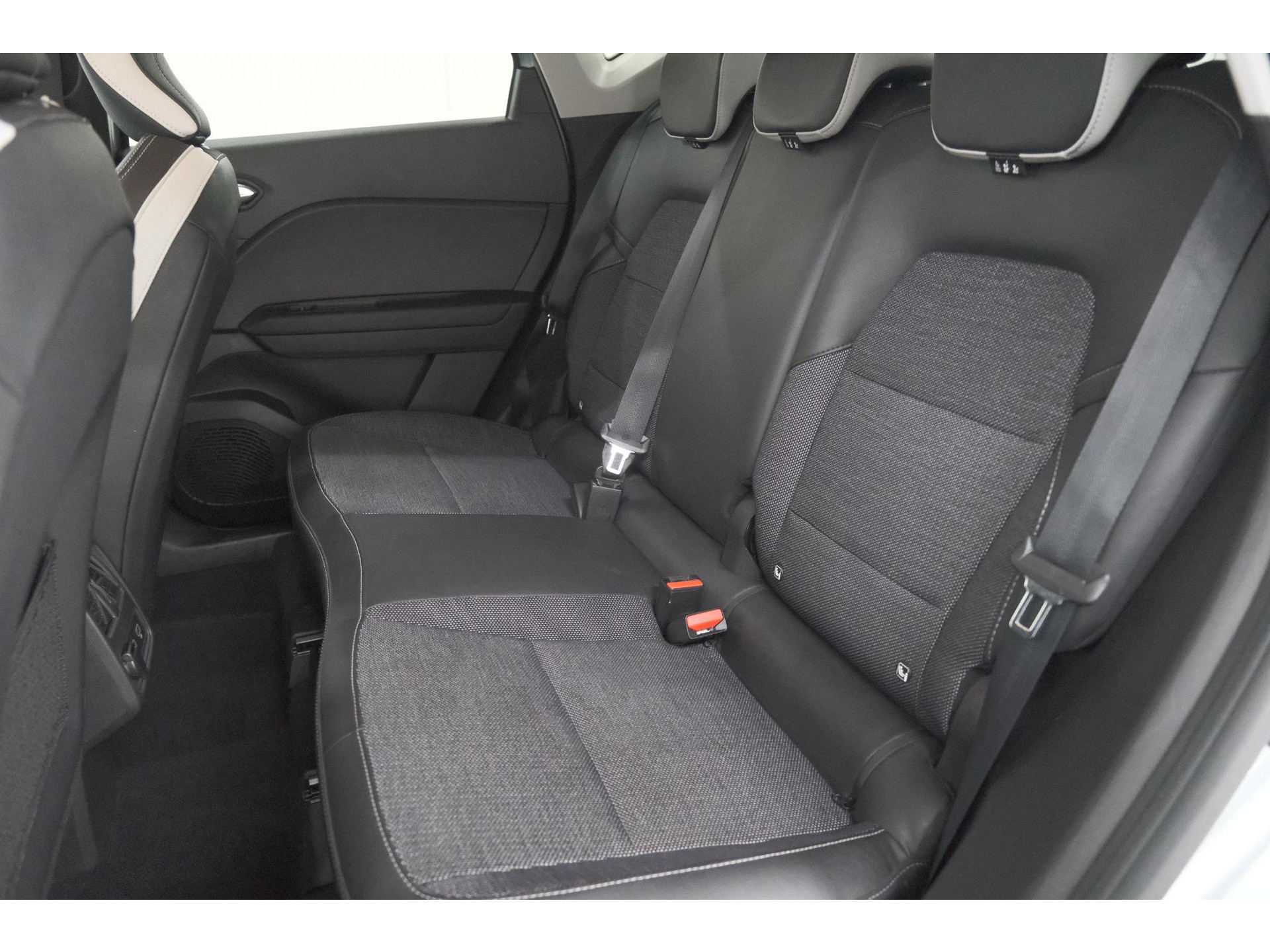 Renault Captur 1.6 E-Tech full hybrid 145 techno | Pack Full Screen | Camera | Navigatie | Parkeersensoren