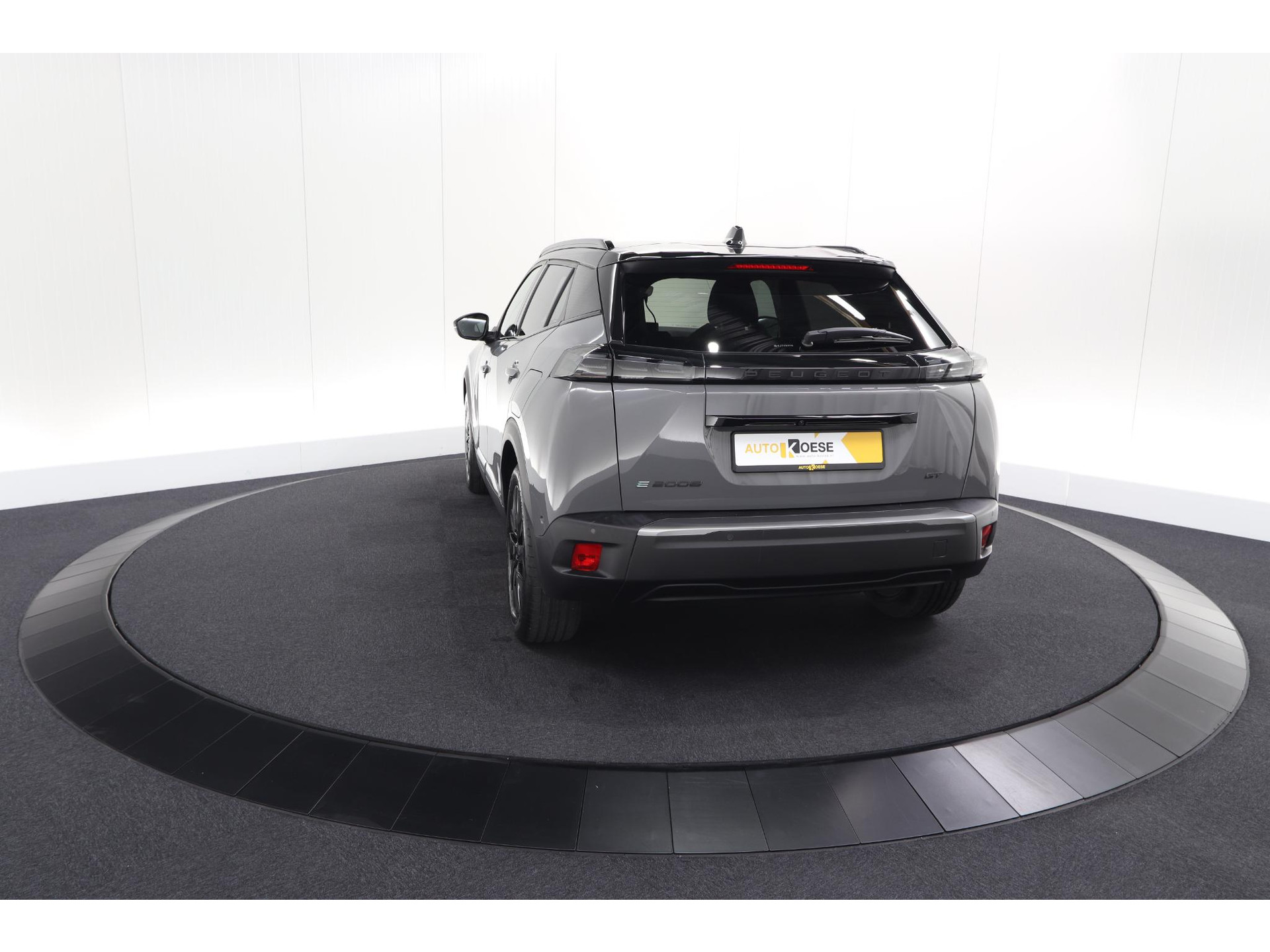 Peugeot e-2008 EV GT Avantage 54 kWh | 96.8% SOH | 11 KW Lader | 360 Camera | Panoramadak | Dodehoekdetectie