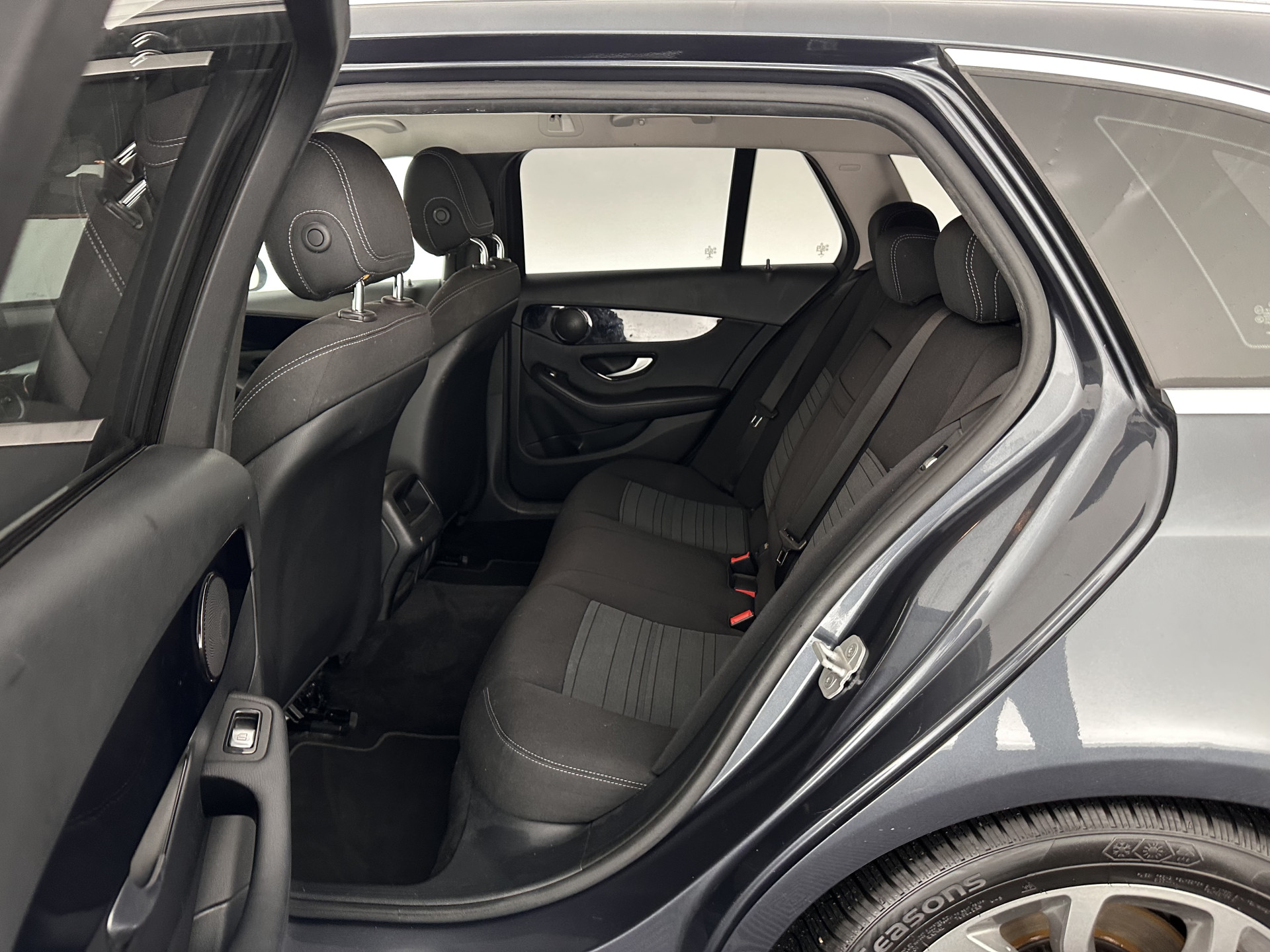 Mercedes-Benz C-klasse Estate 220 CDI Lease Edition *FULL-LED | NAVI-FULLMAP | COMFORTSEATS | ECC | PDC | CRUISE | PRIVACY-GLASS | TOWBAR | 17''ALU*