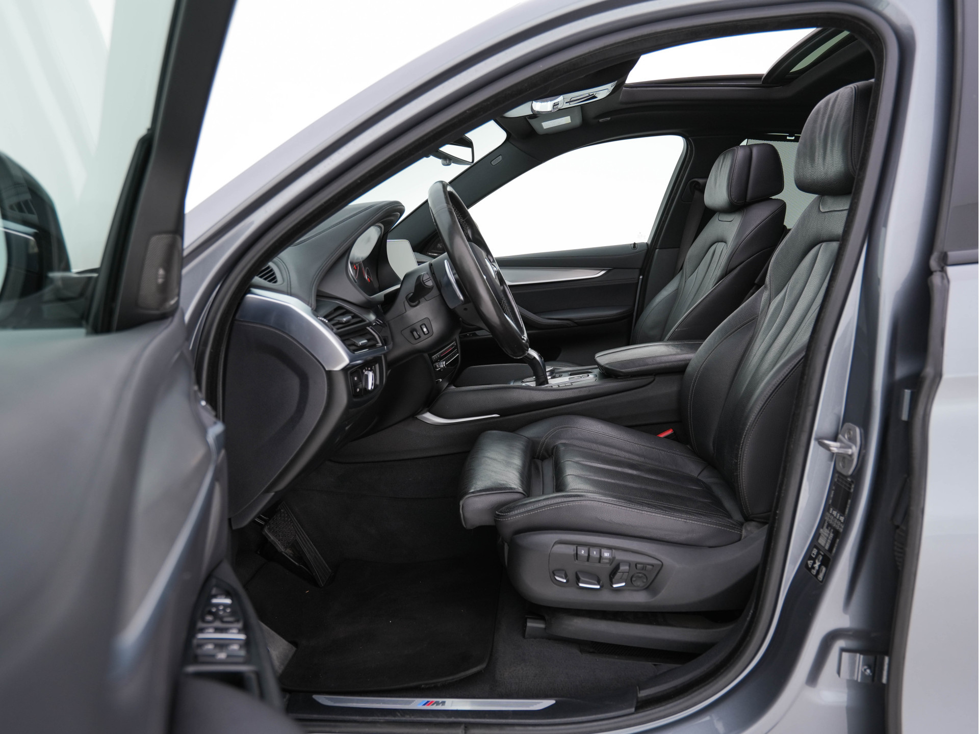 BMW X6 xDrive30d High Executive M-Sport-Pack Aut. *PANO |  FULL-LEATHER | BLIND-SPOT | FULL-LED | HARMAN/KARDON-AUDIO | ADAPTIVE-CRUISE | SHIFT-PADDLES | HEAD-UP | SURROUND-VIEW | MEMORY-PACK | NAVI-FULLMAP | KEYLESS | ECC | PDC | 20''A