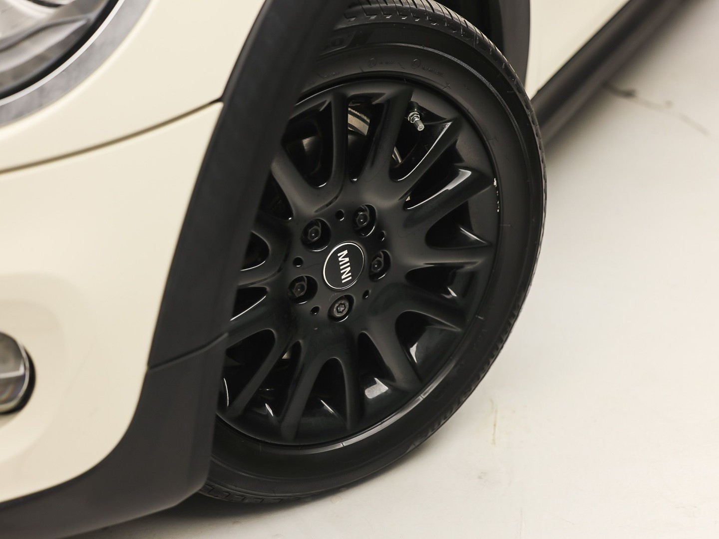 MINI 3-deurs 1.5 Cooper Sport 136Pk (NAVIGATIE, GETINT GLAS, AIRCO, BLUETOOTH, LM VELGEN, SPORTSTOELEN, CRUISE, NIEUWE APK, NIEUWSTAAT)