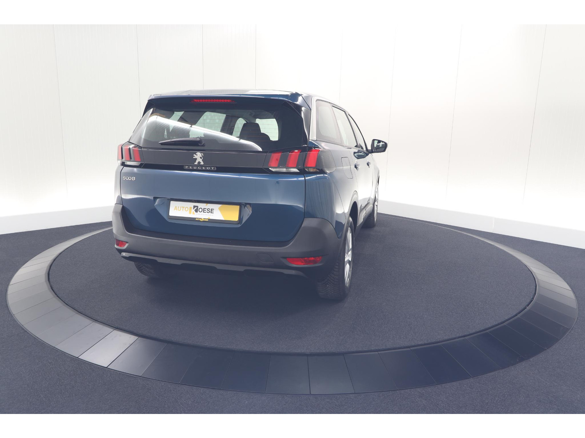 Peugeot 5008 PureTech 130 EAT8 Active Pack | 7 Zitplaatsen | Apple Carplay | Parkeersensoren | Navigatie