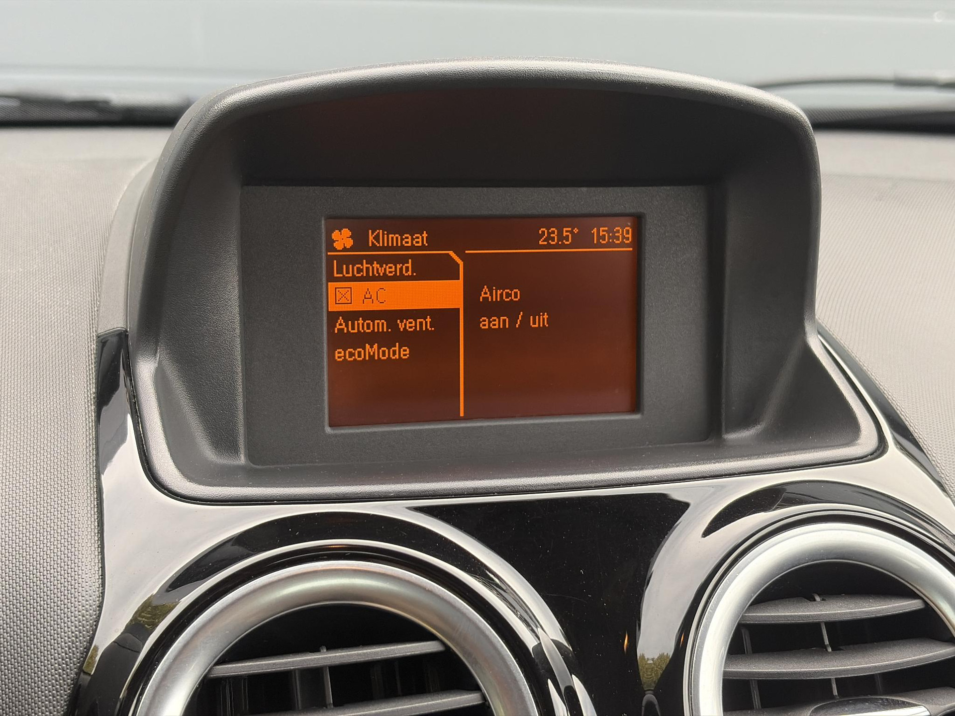 Opel Corsa 1.4-16V BlitZ ✓1e Eigenaar✓Navi✓Trekhaak✓Clima✓Cruise✓Halfleder✓Lm velgen✓Pdc✓102pk✓Zeer Zuinig✓N.A.P✓Apk tot 09-2027