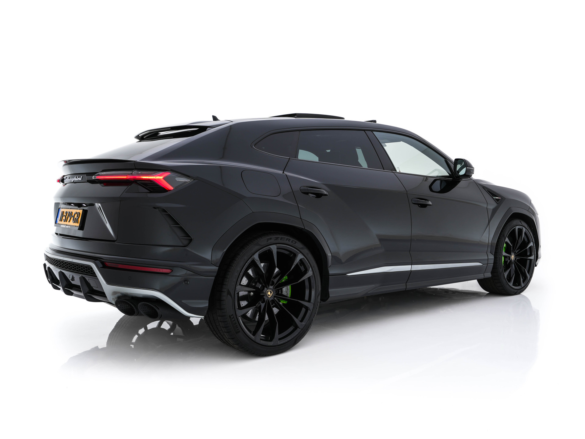 Lamborghini Urus 4.0 V8 Pearl Capsule (INCL-BTW) *CERAMIC-BRAKES | PANO | HEAD-UP | SOFT-CLOSE | LEATHER-ALCANTARA | FULL-LED | NIGHT-VISION | BANG&OLUFSEN | MEMORY-PACK | HEATED-SPORTSEATS | TOP-VIEW | ADAPTIVE-CRUISE | ...